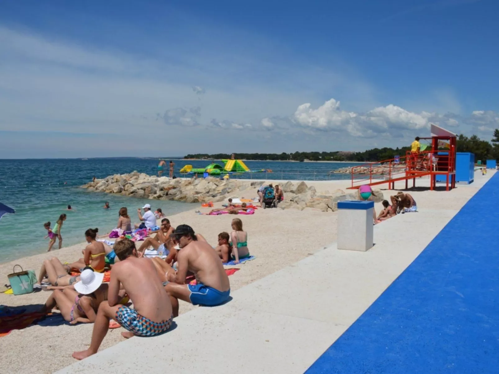 Schöne Ferienwohnung 6-Outside