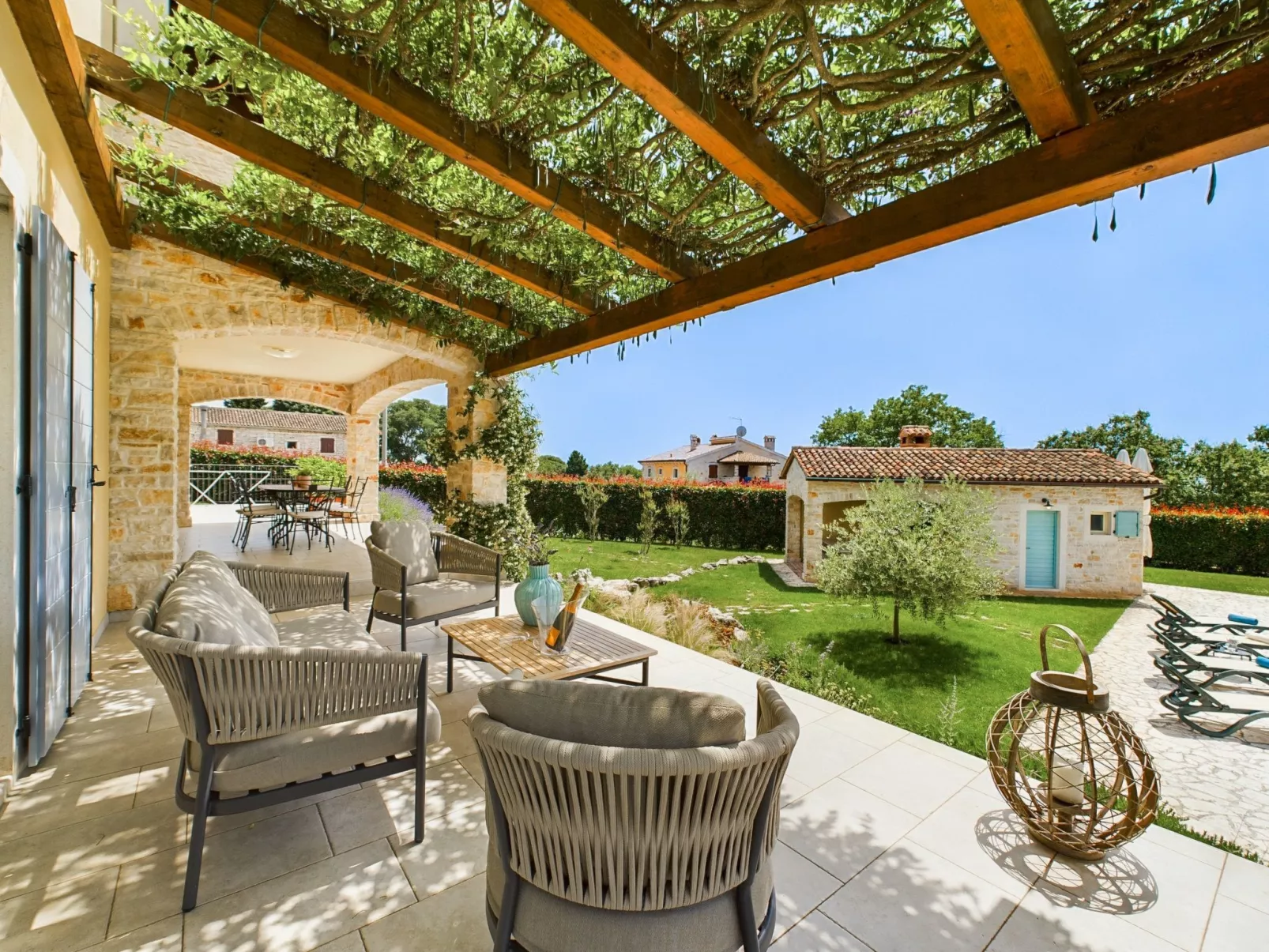 Luxusvilla "Azzurra" mit beheiztem Pool-Inside