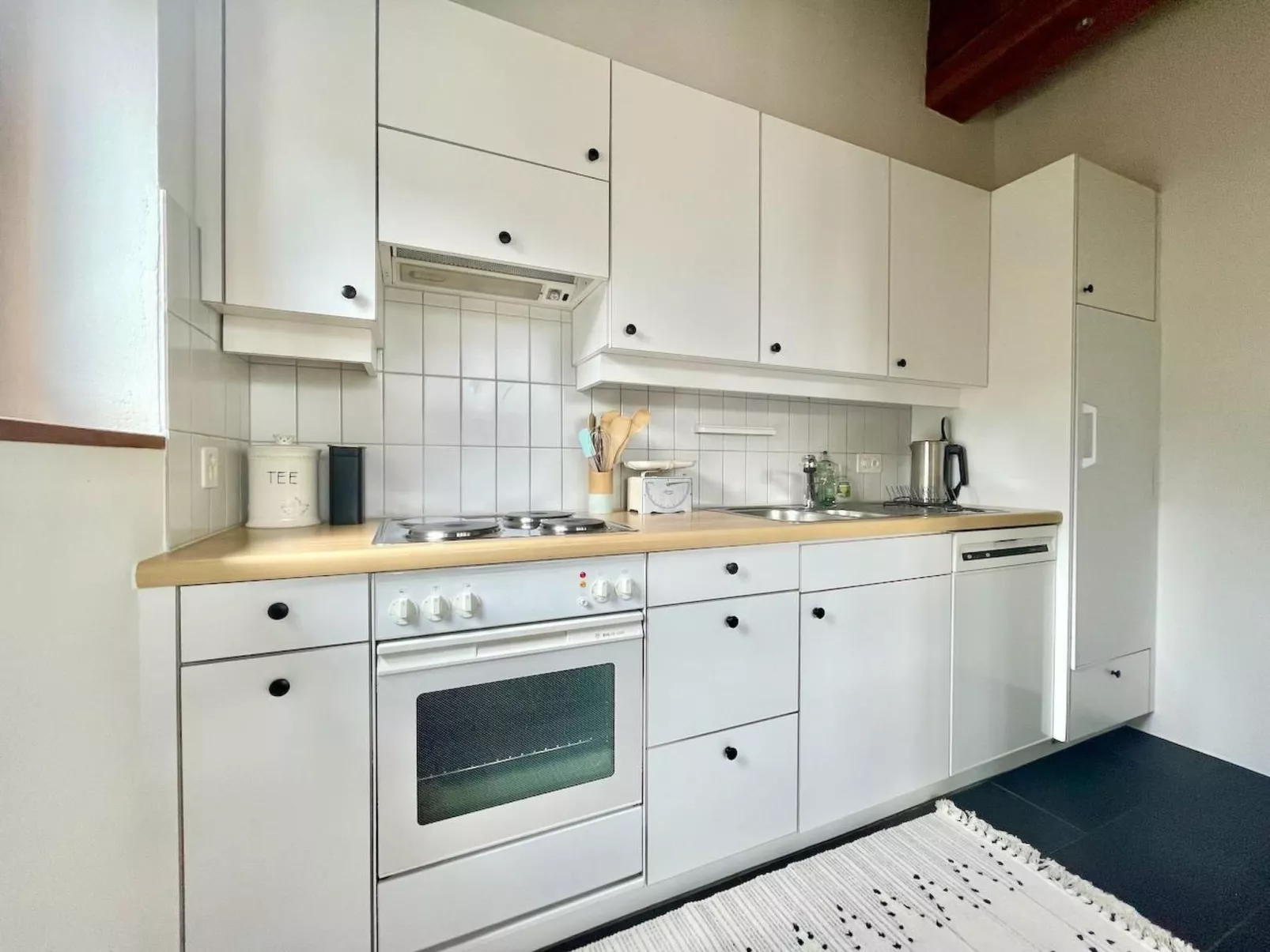 The Green Hut-Dedans