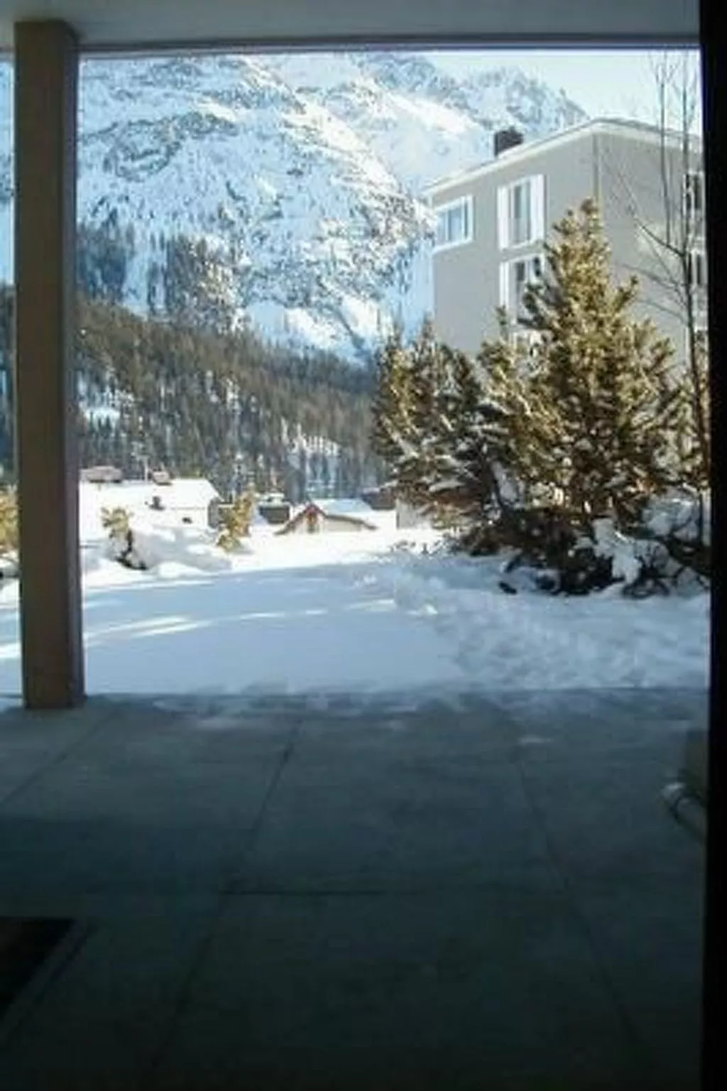 Chavallera Wohnheim Surlej 9-Draußen