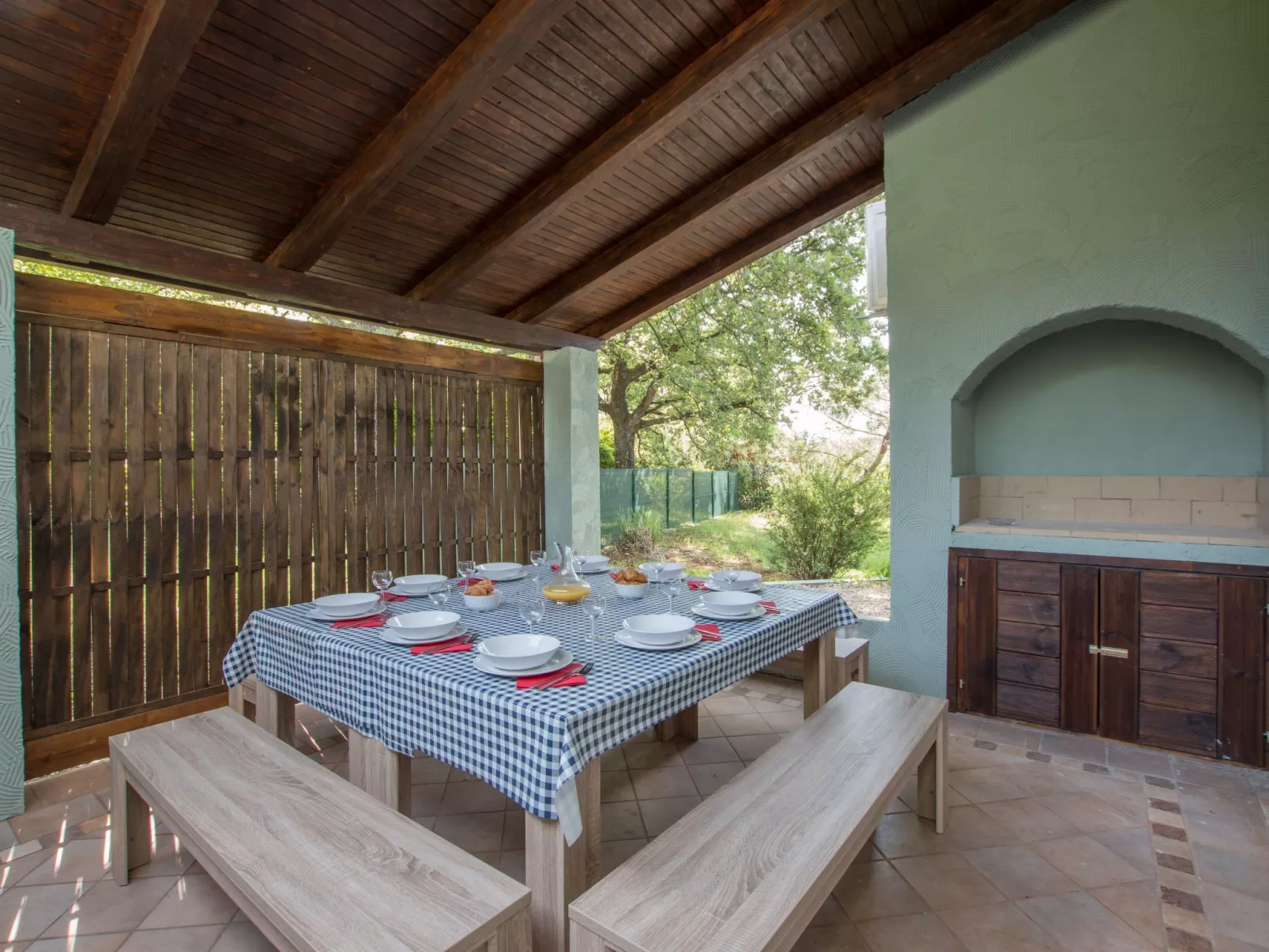 Für 10 Personen und 2 Kinder in Juricani, Istrien (Istrische Riviera)-Draußen