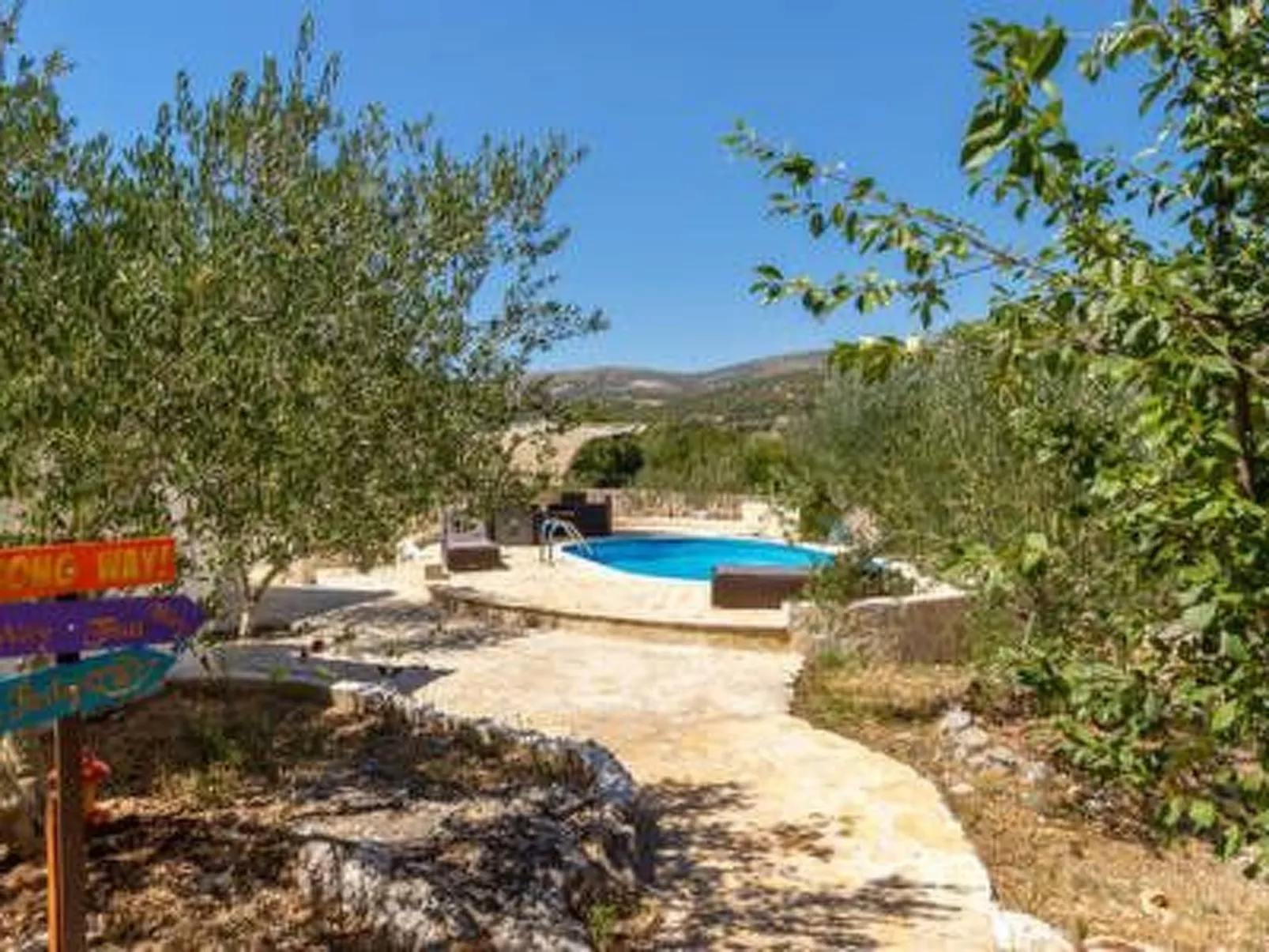 Hütte mit Garten, Grill und Terrasse-Inside