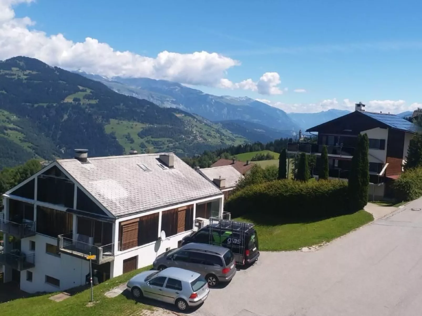 Aparthaus Surselva, direkt an der Skipiste-Dehors