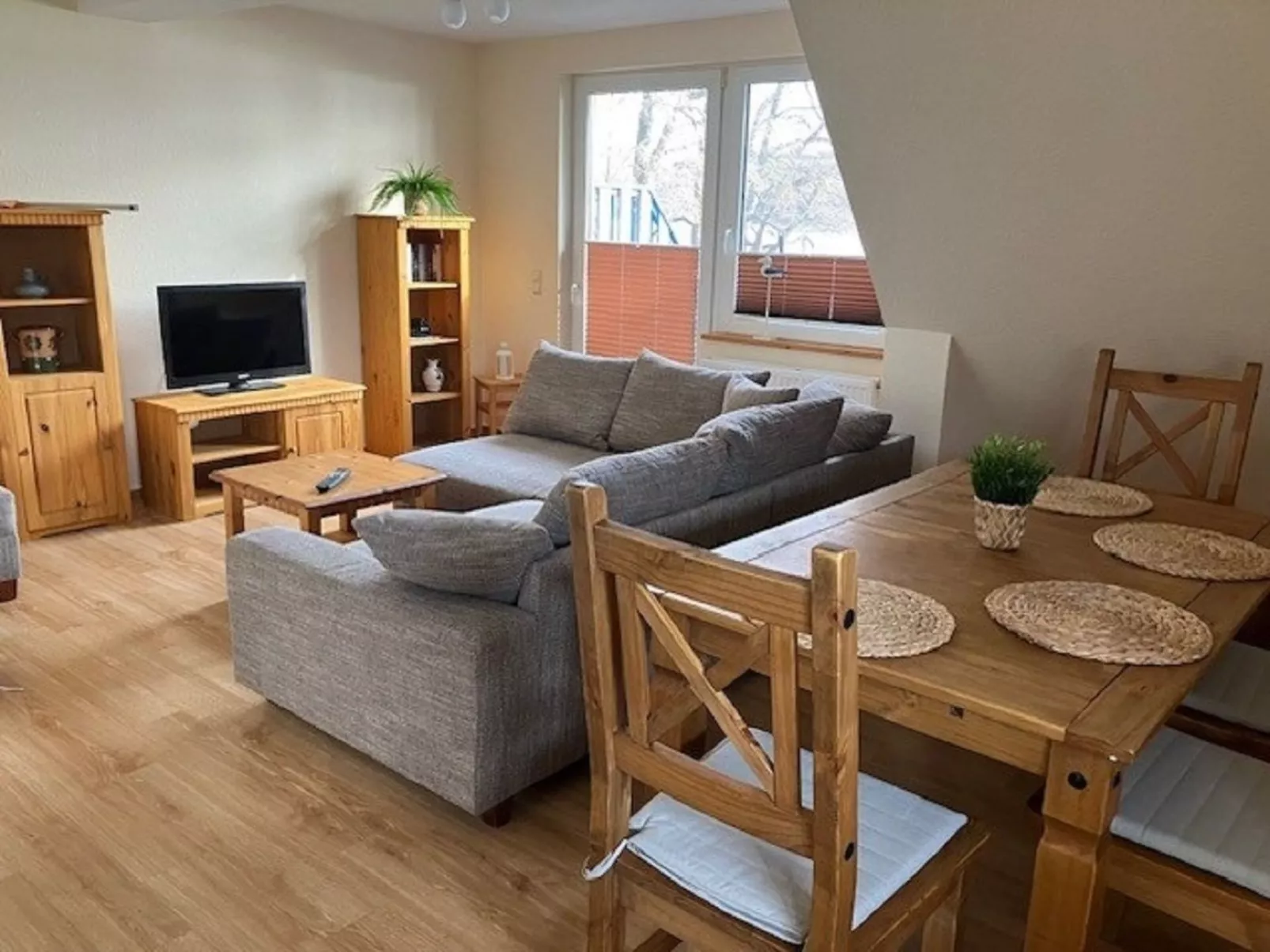 Charmante Ferienwohnung in Neukloster mit Terrasse-Dedans