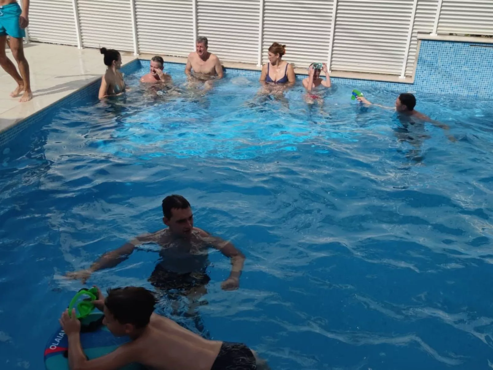 Für sechs Personen, mit einem Balkon-Draußen