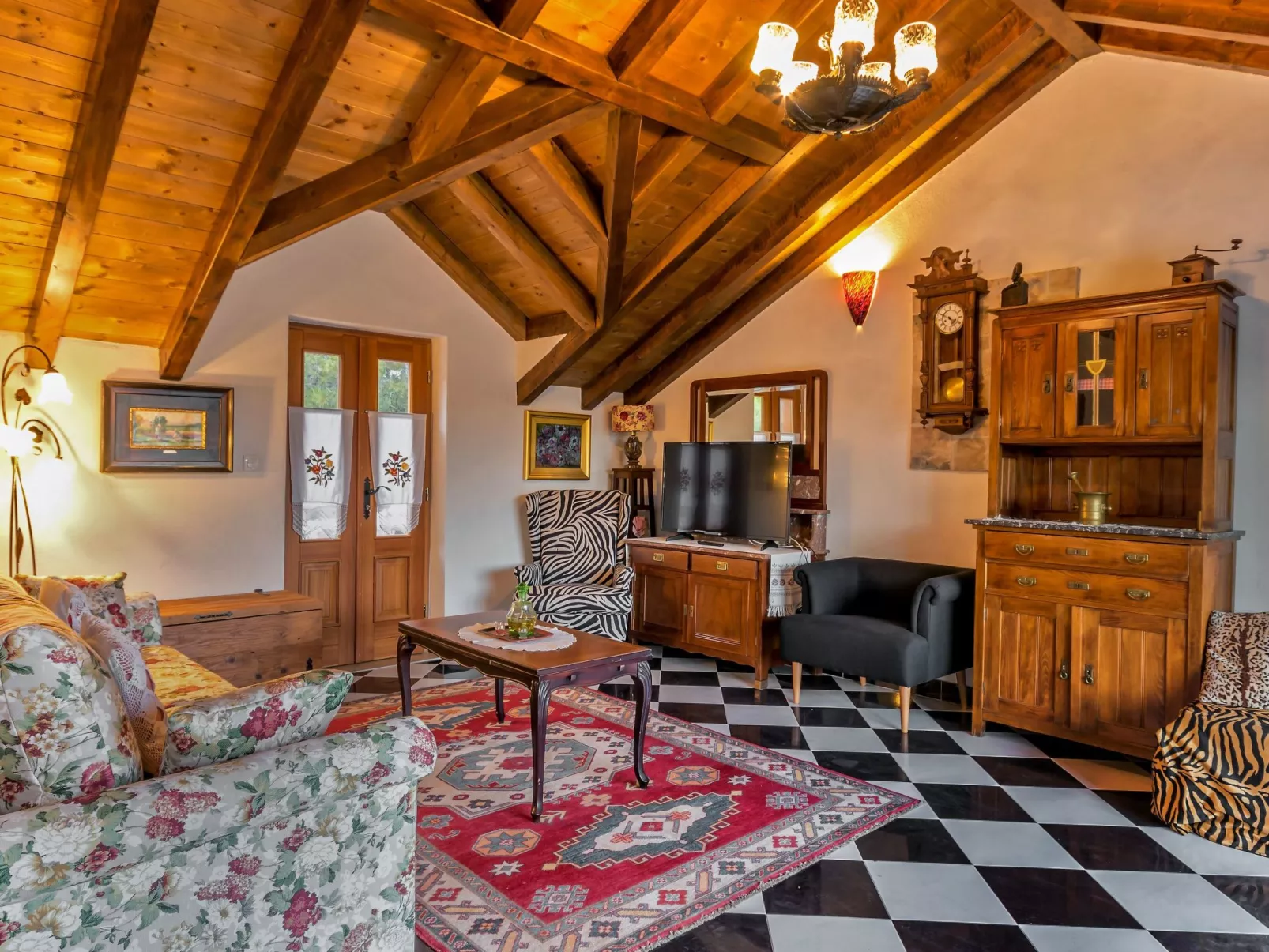 Hidden Heaven Private Resort - Beheizter Pool-Drinnen