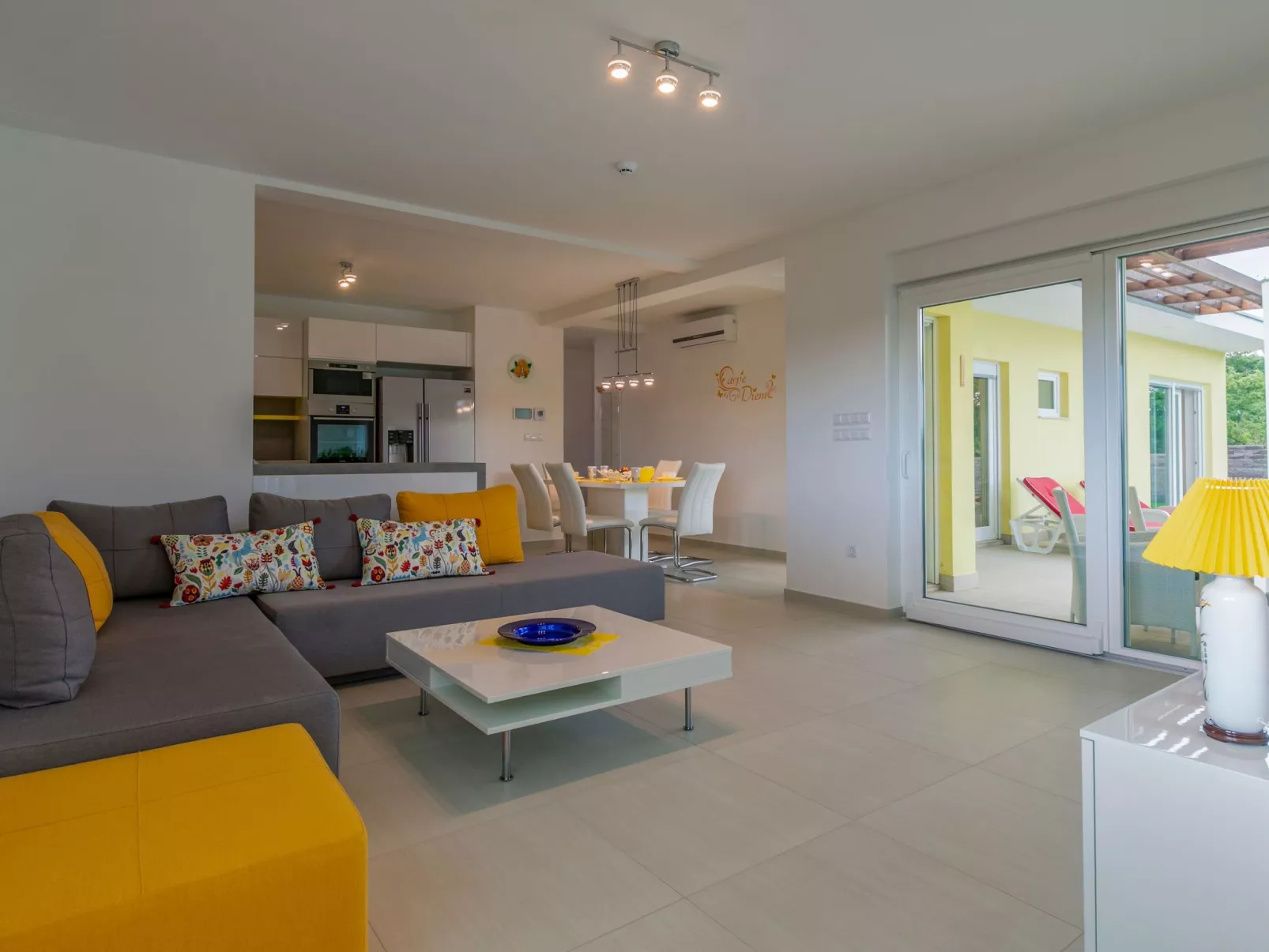 Mit Privatpool für 6 Personen-Inside