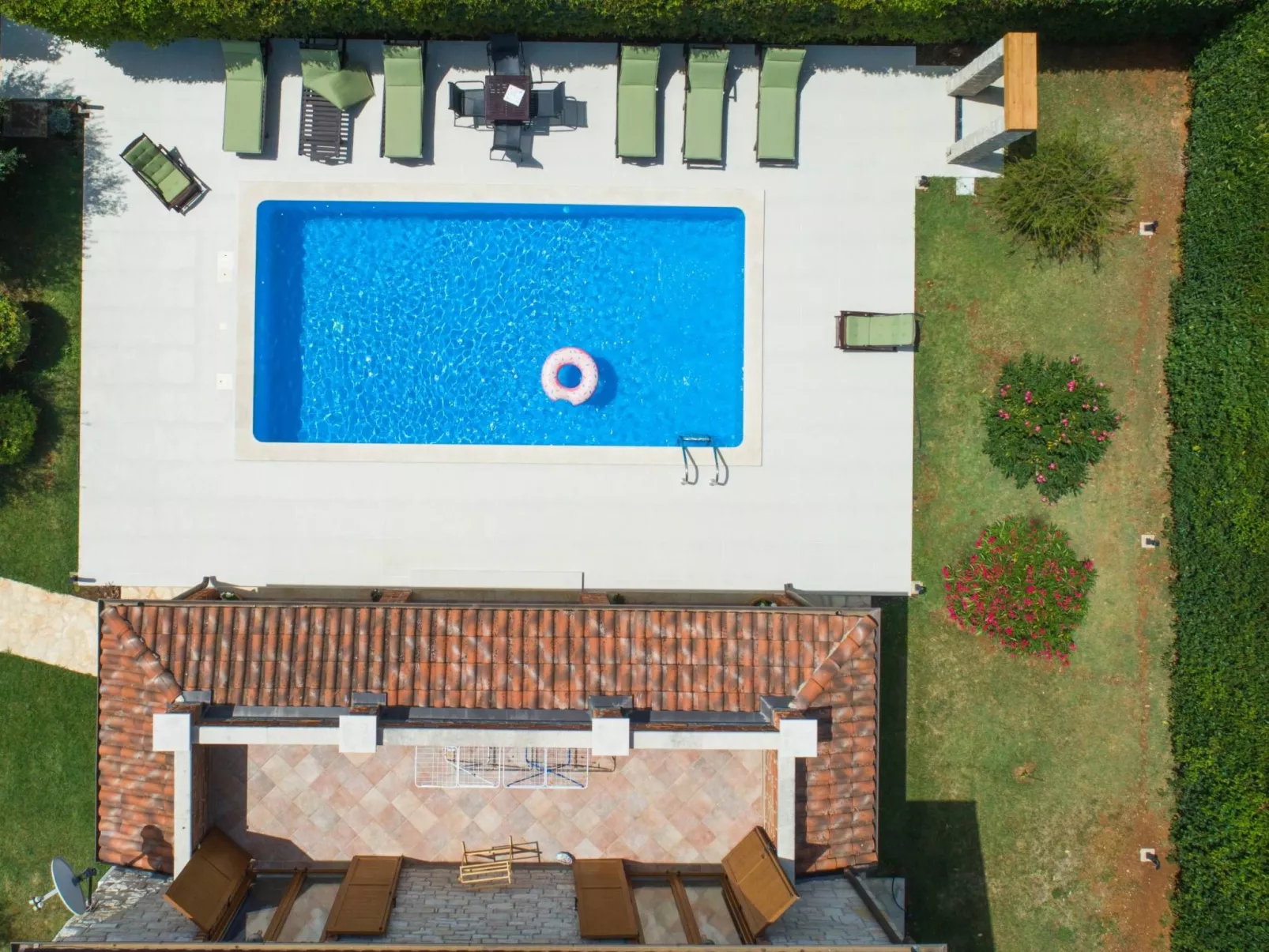 Villa Amani-Draußen