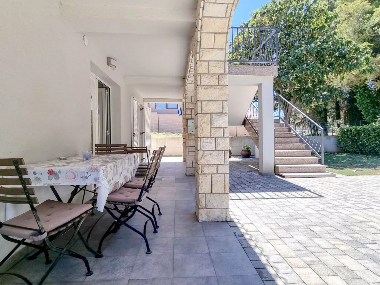 Für 4 Personen ca. 80 m&sup2; in Novigrad, Adriaküste Kroatien (Westküste von I-Draußen