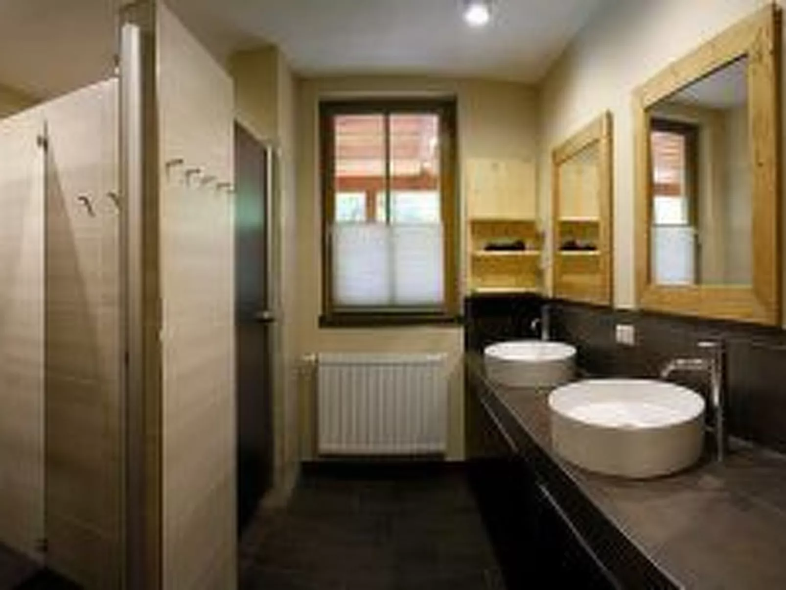 Urgemütliche Gruppenhütte mit Gartensauna-Dedans