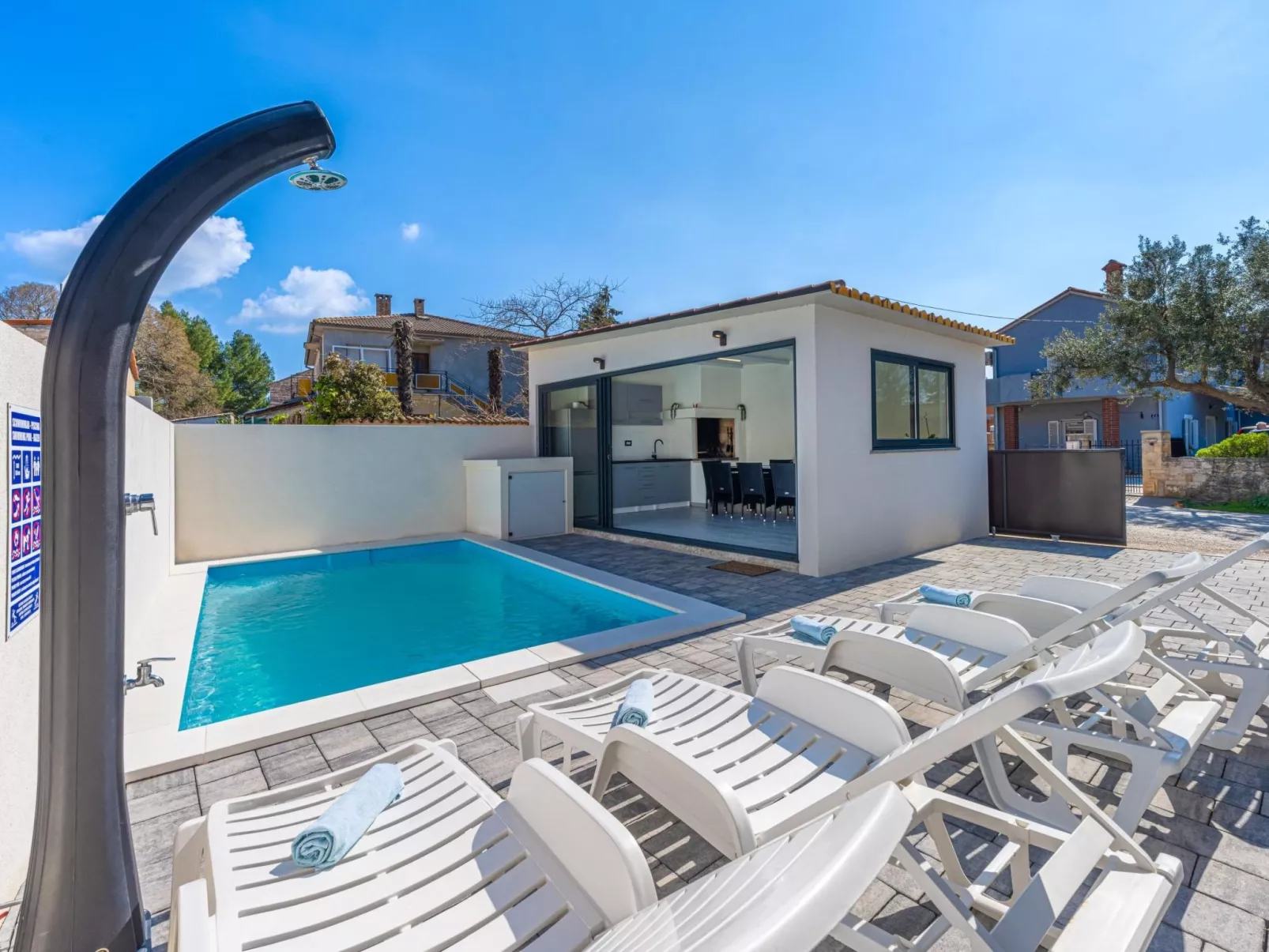 Casa de Rulo-Outside