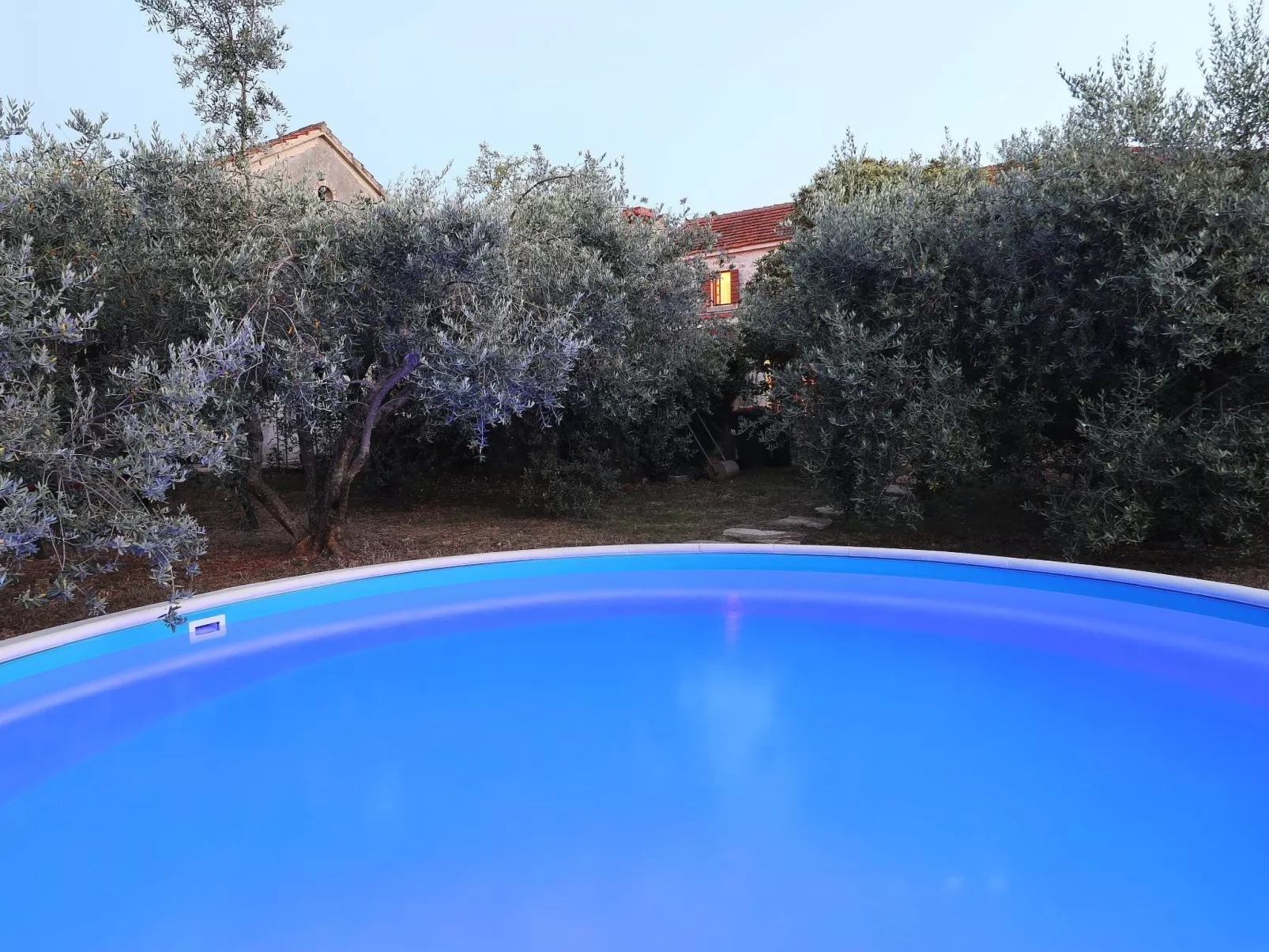 Stara frajla - Dehors