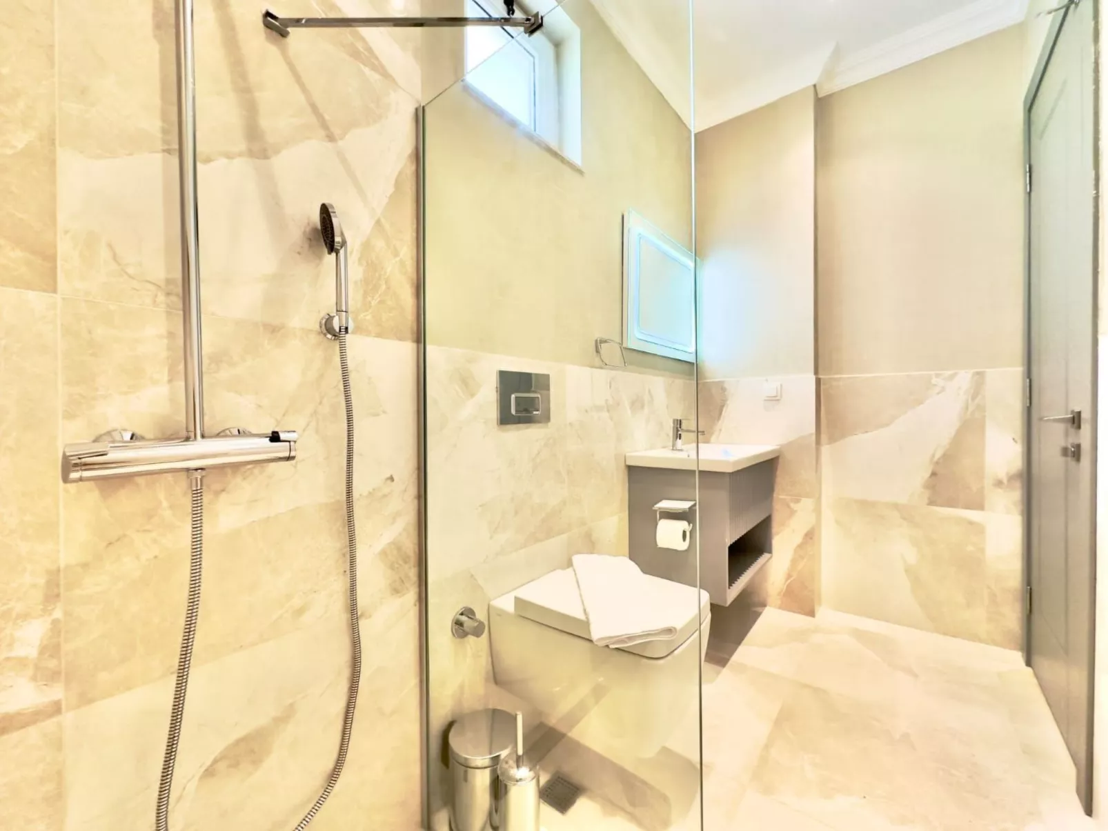 Villa direkt am Meer luxuriös für 4 Personen-Drinnen