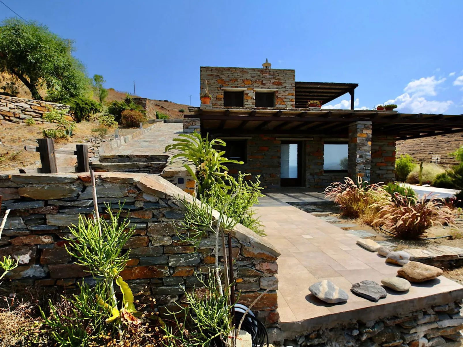 Luxusvilla bietet privaten Zugang zu einem abgelegenen Strand-Outside