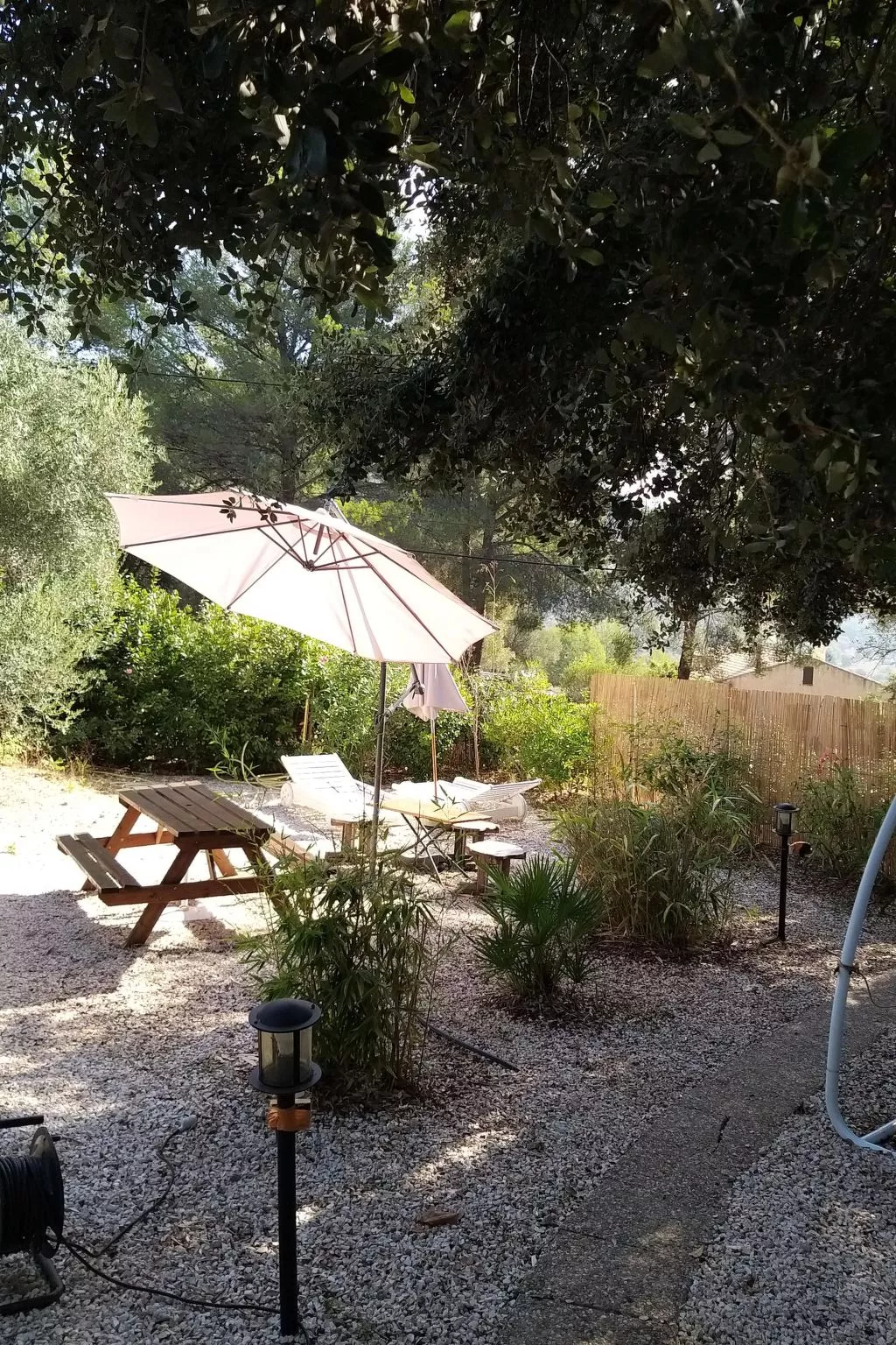 Mit Terrasse, mitten in der Natur-Outside