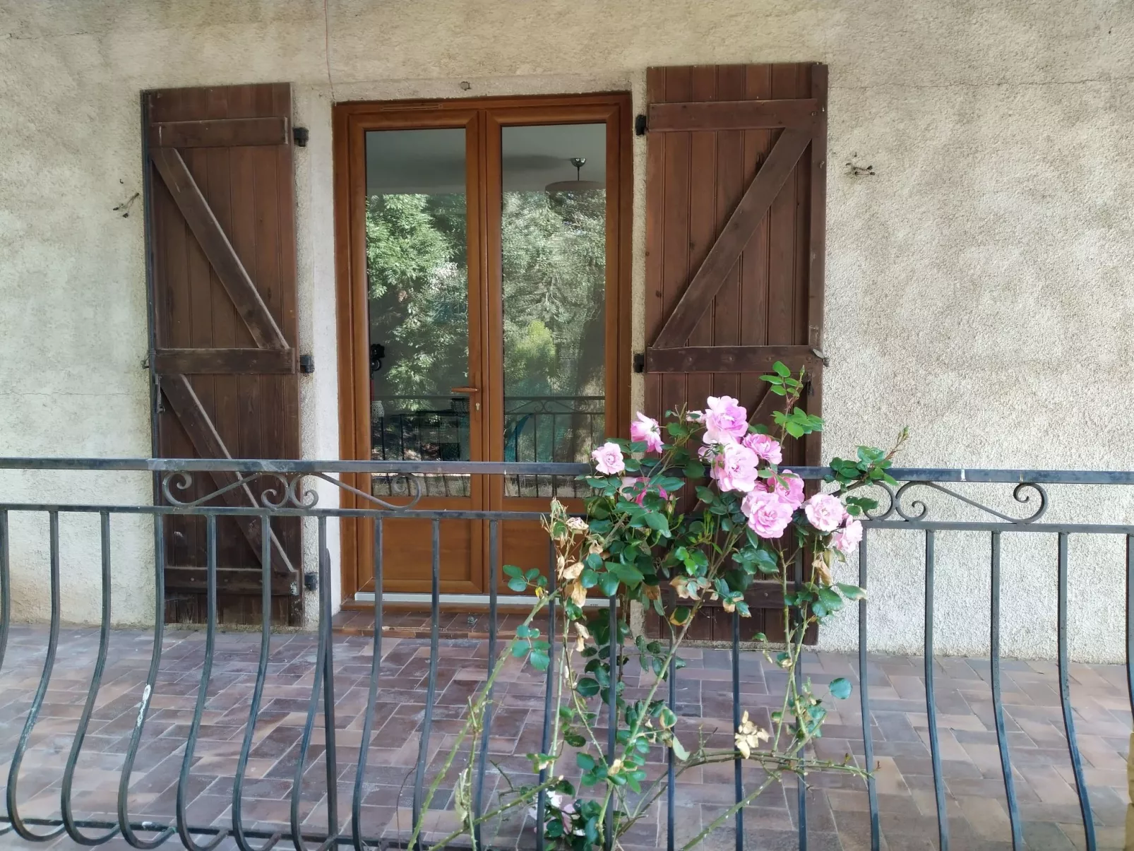 Lucinkas Ferienhaus mit 2 Schlafzimmern-Draußen