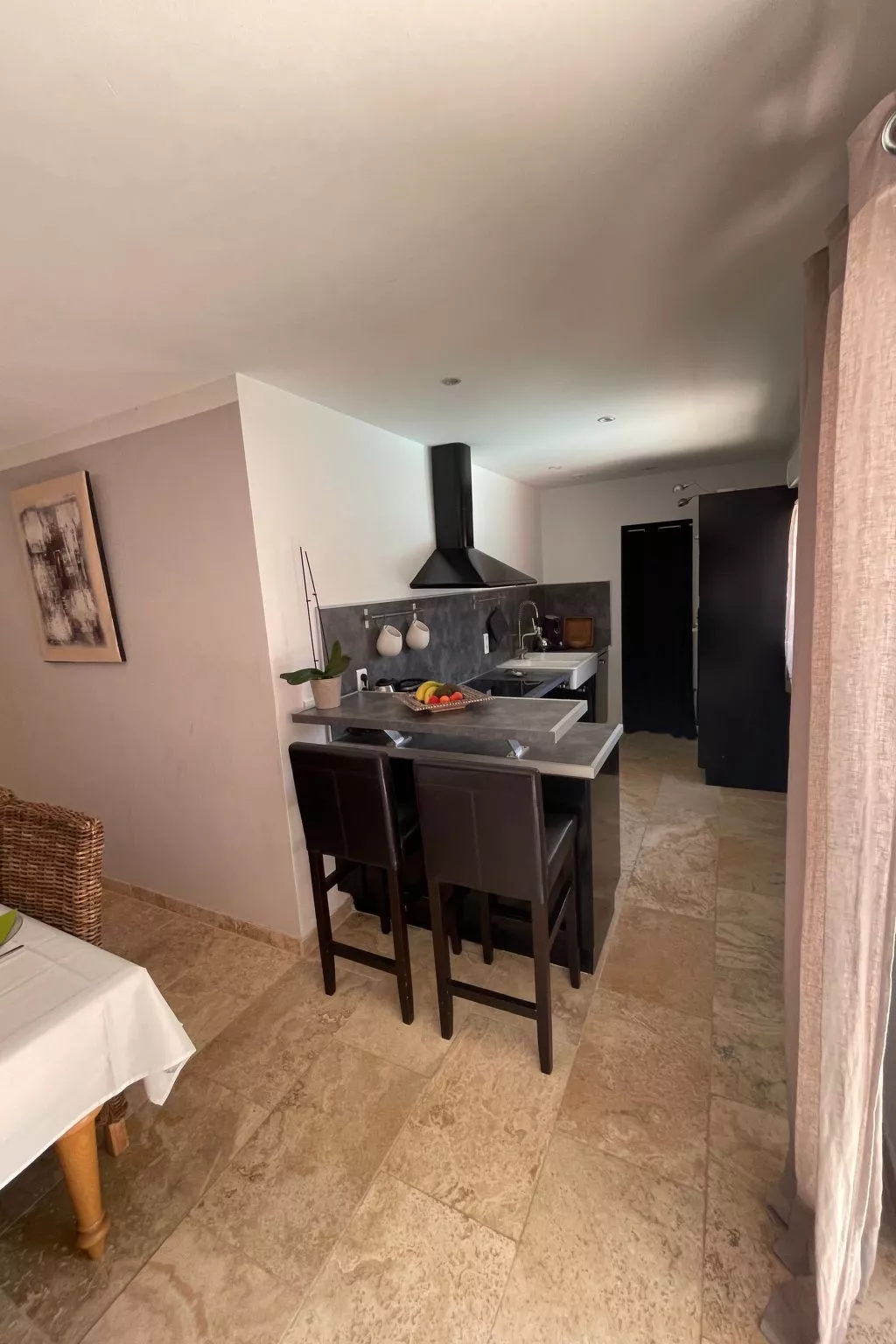 Mit eigenem Pool-Drinnen