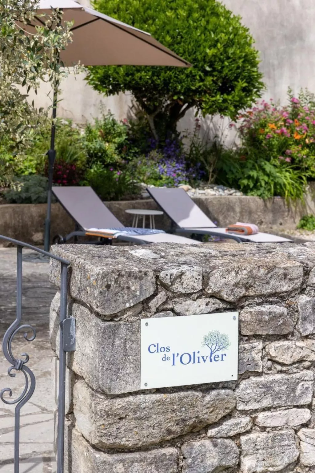 Clos de l'Olivier-Draußen