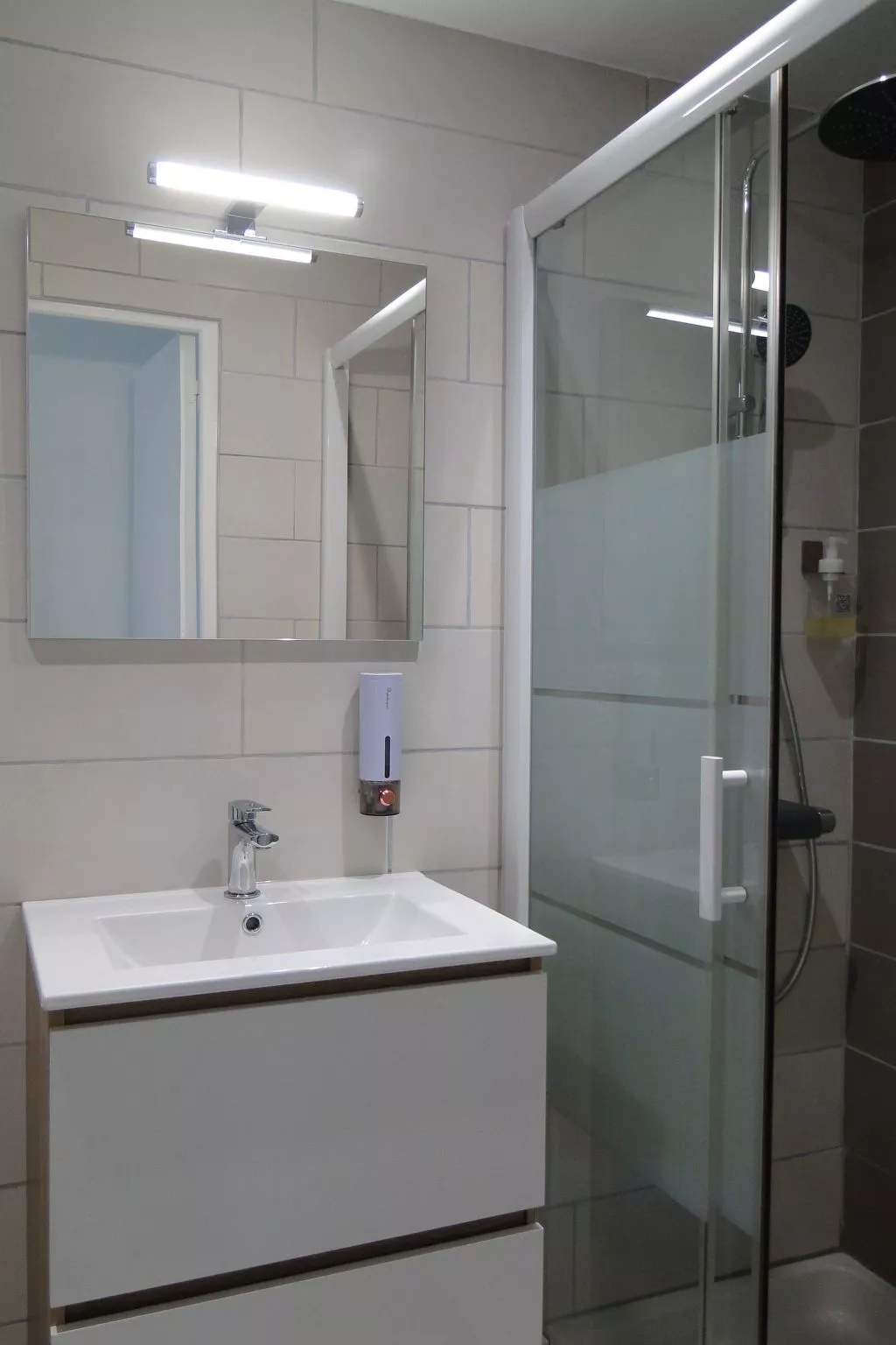 1805 Saine Montagnes du Jura mit Spa & Sauna-Inside