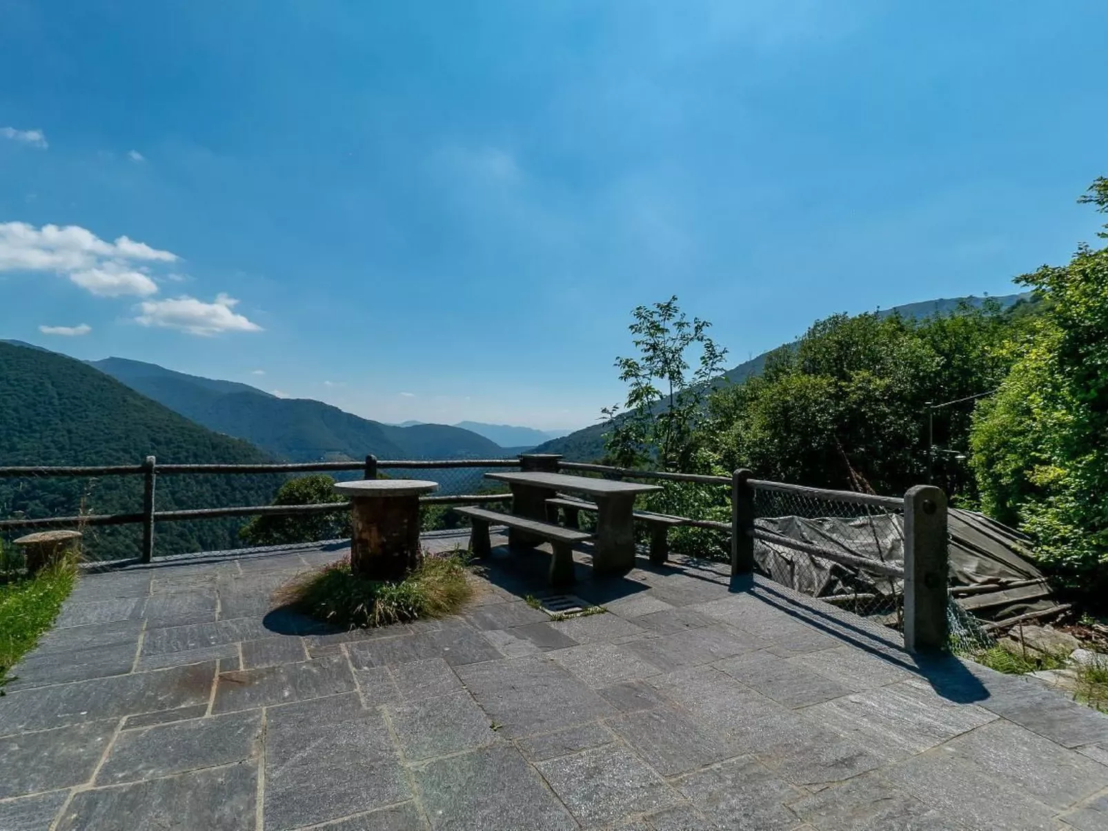 Piccolo amore-Dehors