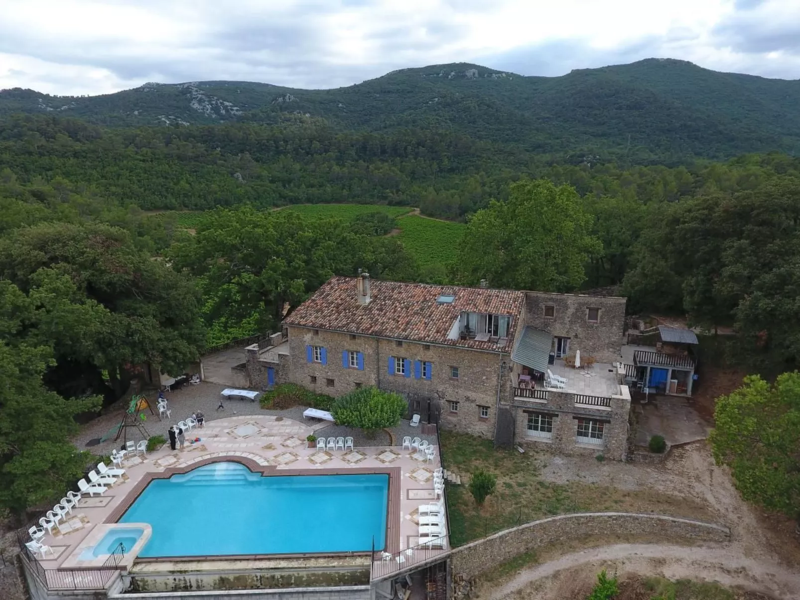 Gemütliches Studio inmitten von Weinbergen und Olivenbäumen-Draußen