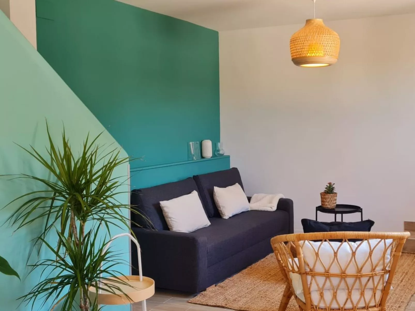 Im Herzen eines Weinguts, Terrasse und Balkon mit Bergblick, Schwimmbad - Drinnen