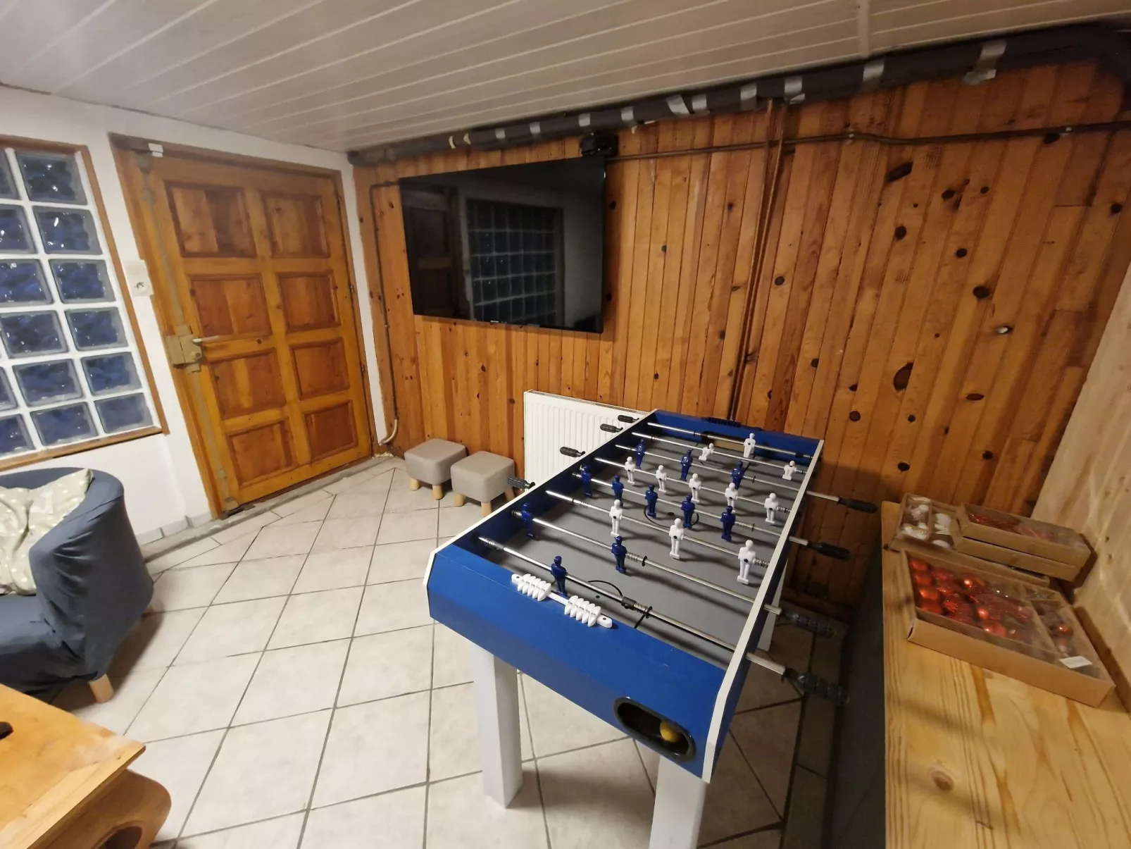 Le Chalet Sous Les Sapins, mit Swimmingpool, Sauna-Inside