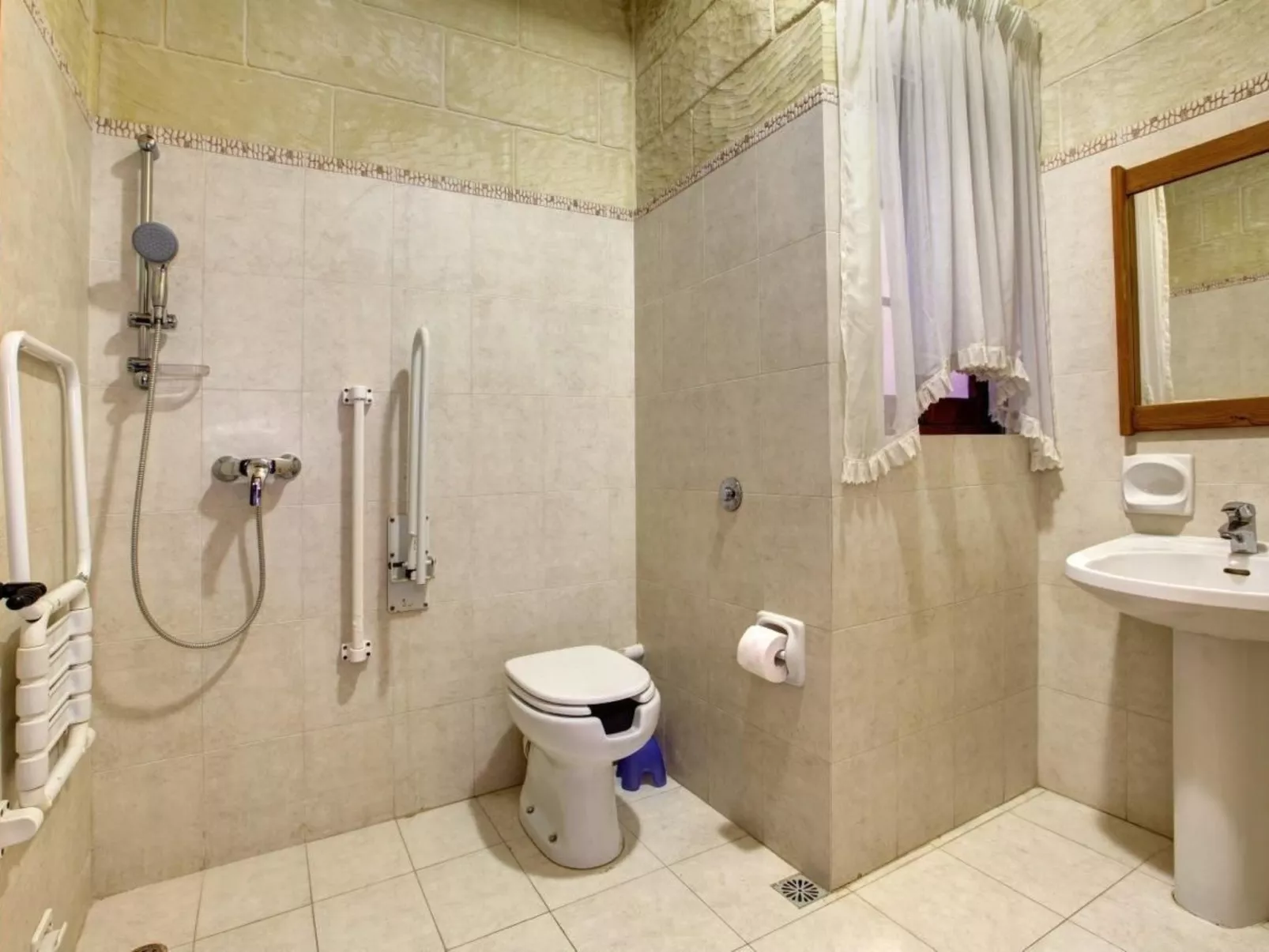 Villa "Ta Menzja" mit Garten, Grill und Terrasse-Inside