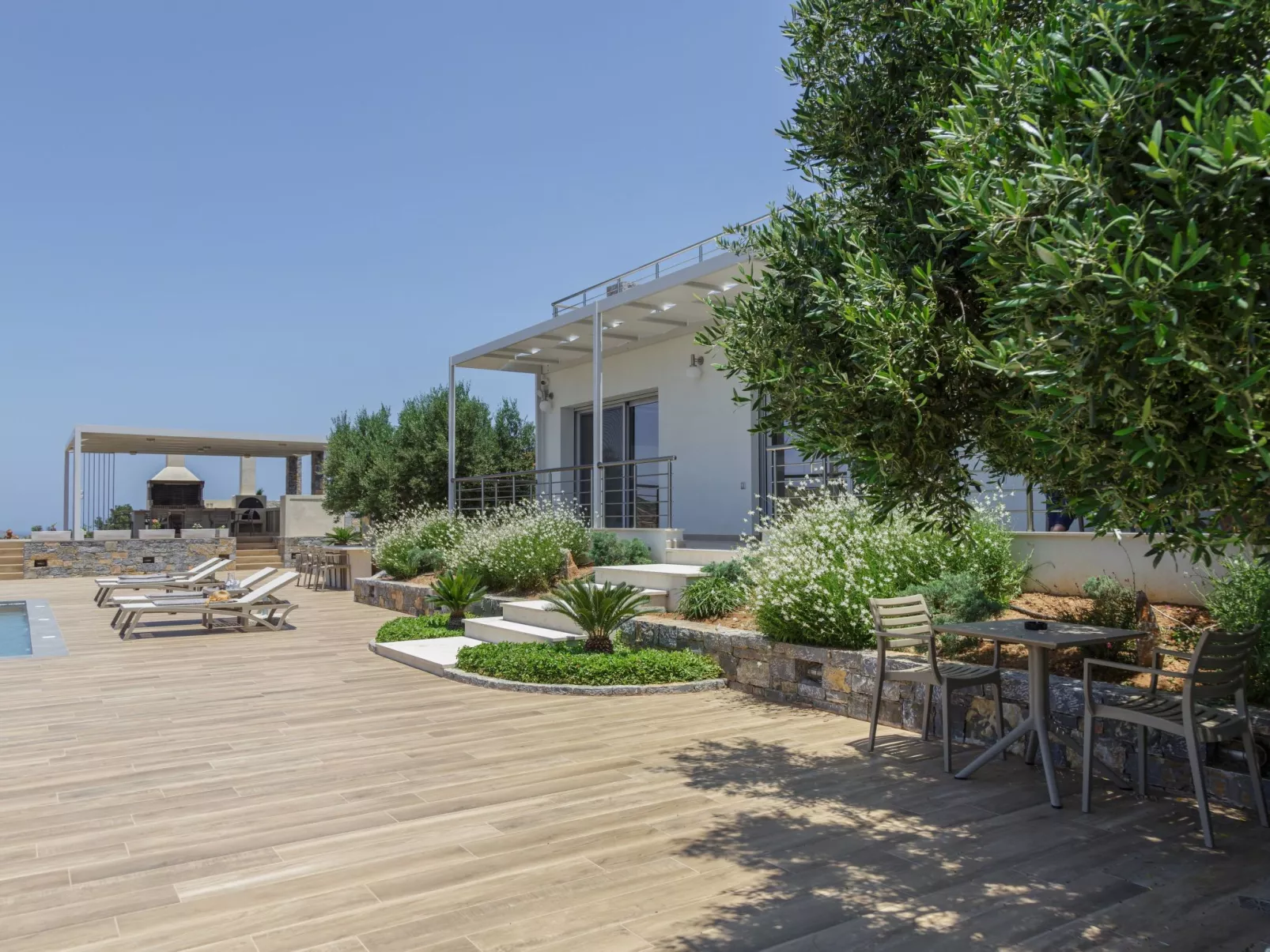 Villa mit Grillplatz und privatem beheiztem Pool-Dehors