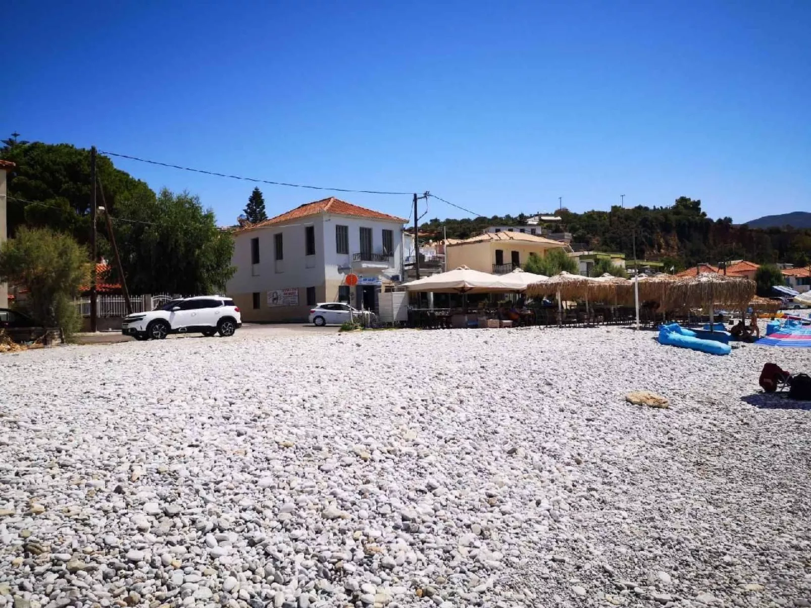 Mit Blick auf das Wasser-Outside