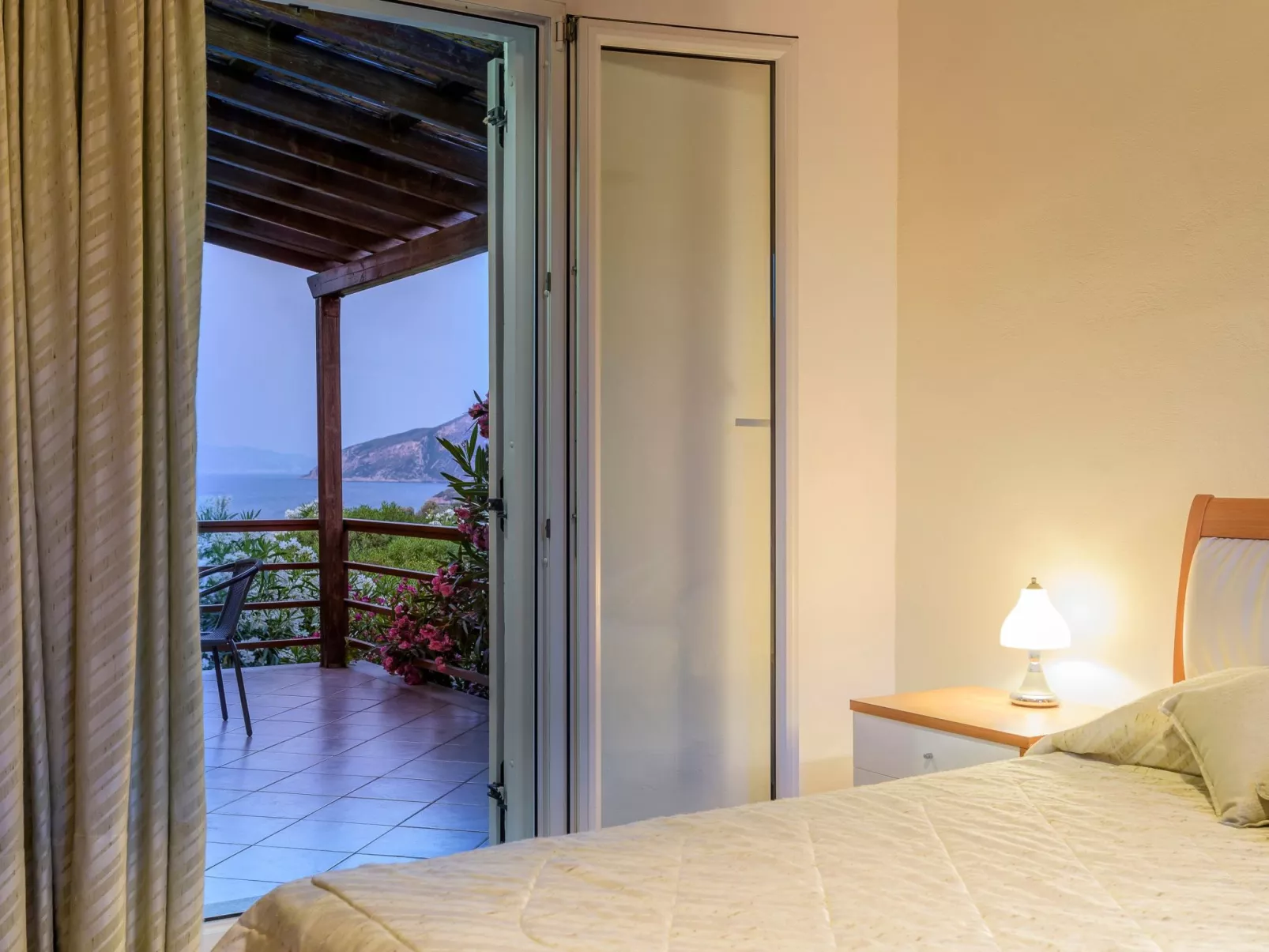 "Yellow Villa"-Inside