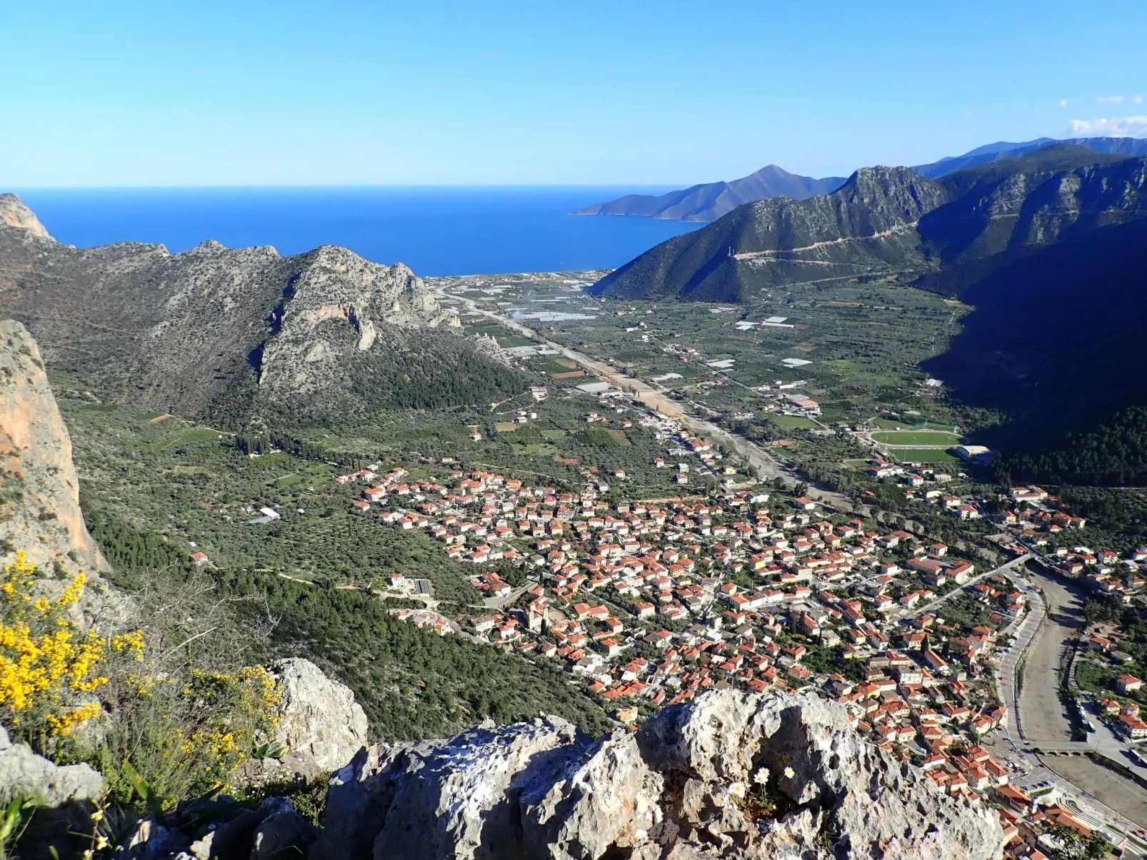 Steinhaus in Leonido mit Parkplatz-Outside