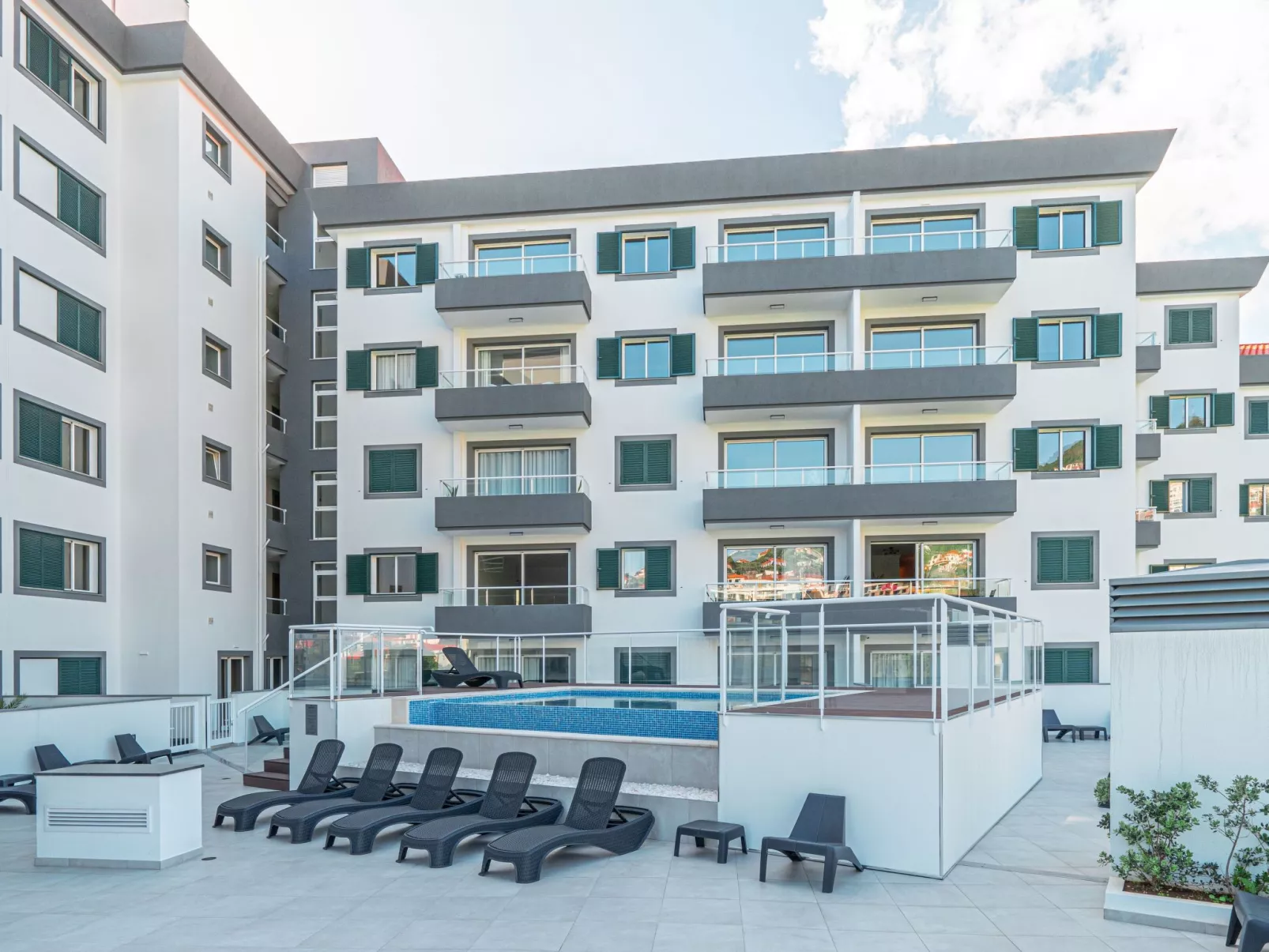 "Sonnenblume" mit Gemeinschaftspool-Dehors