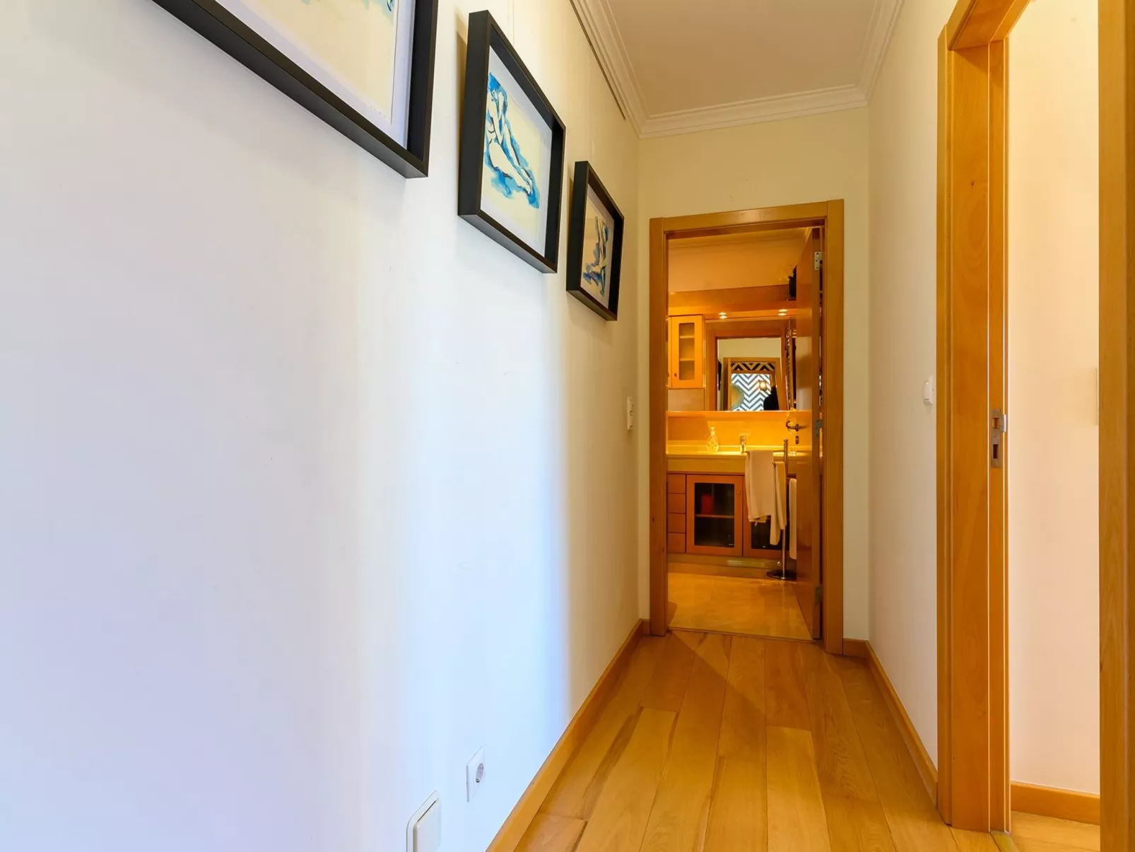 Carcavelos Strand-Inside