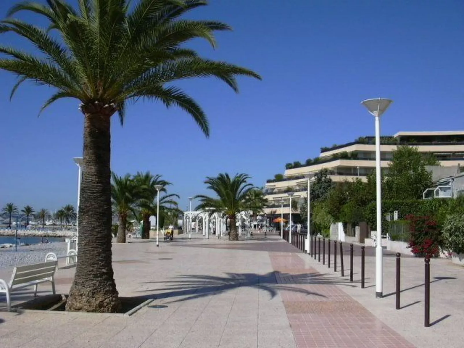 Wohnung "Les roses" auf einem eingemauerten Grundstück-Outside
