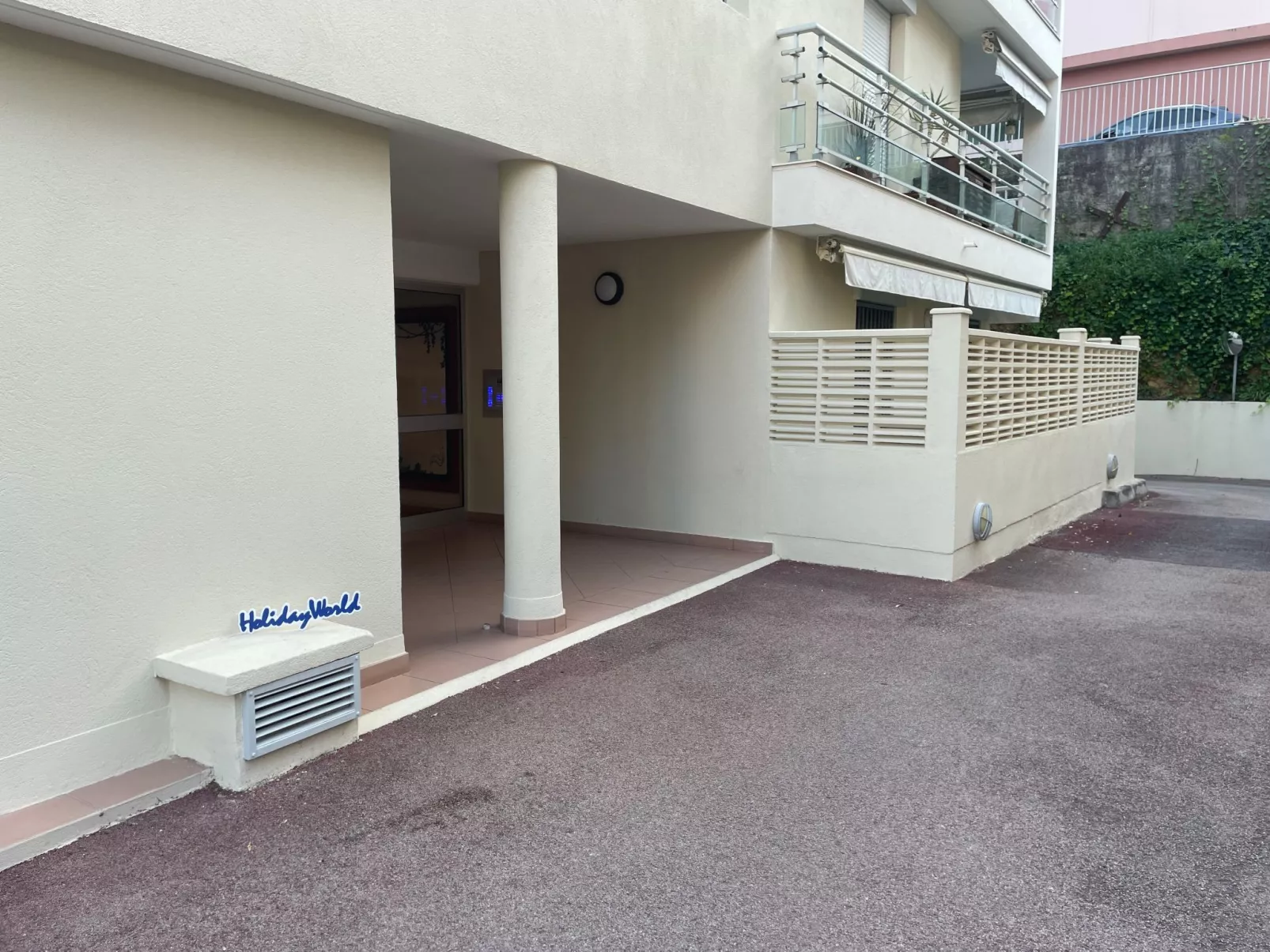 Roquebrune sur la Mer bei Holiday World-Outside