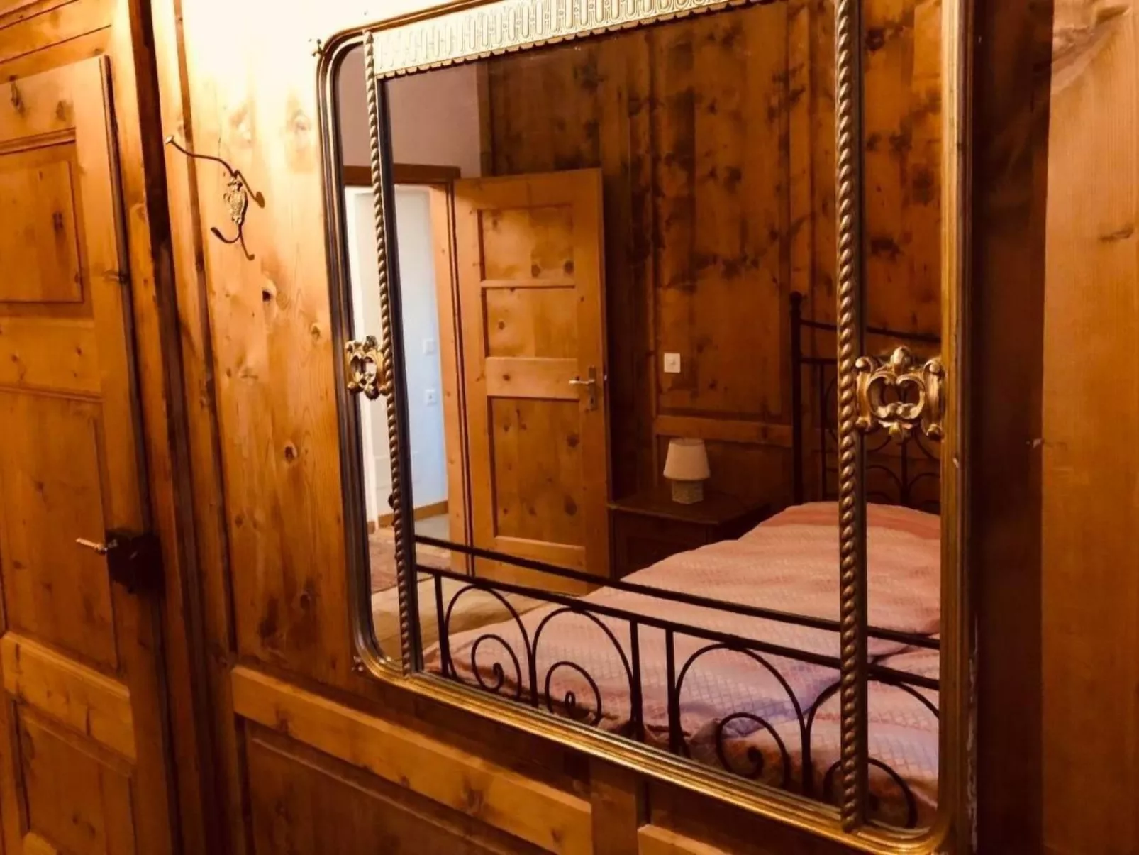 Geräumige Ferienwohnung-Drinnen