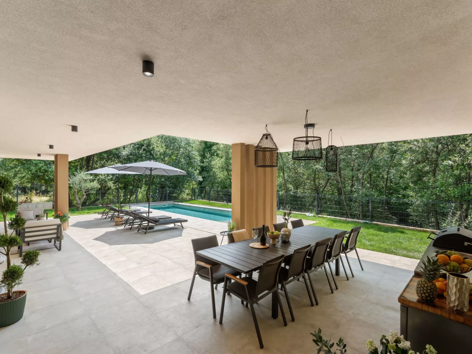 Luxuriöse Waldvilla mit beheiztem Pool in Kroatien-Dehors