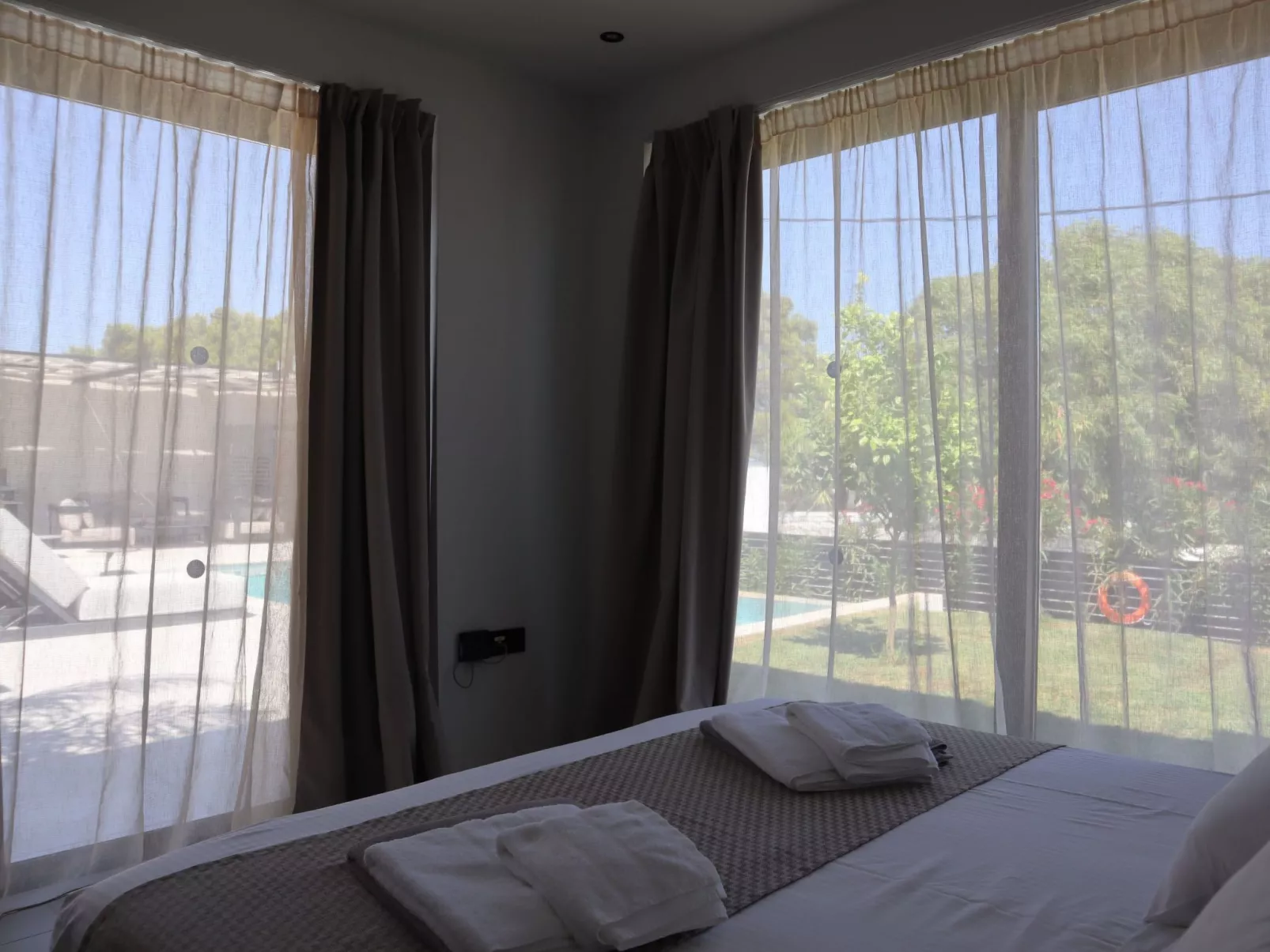 Trapezia Luxury Living - Opal-Dedans