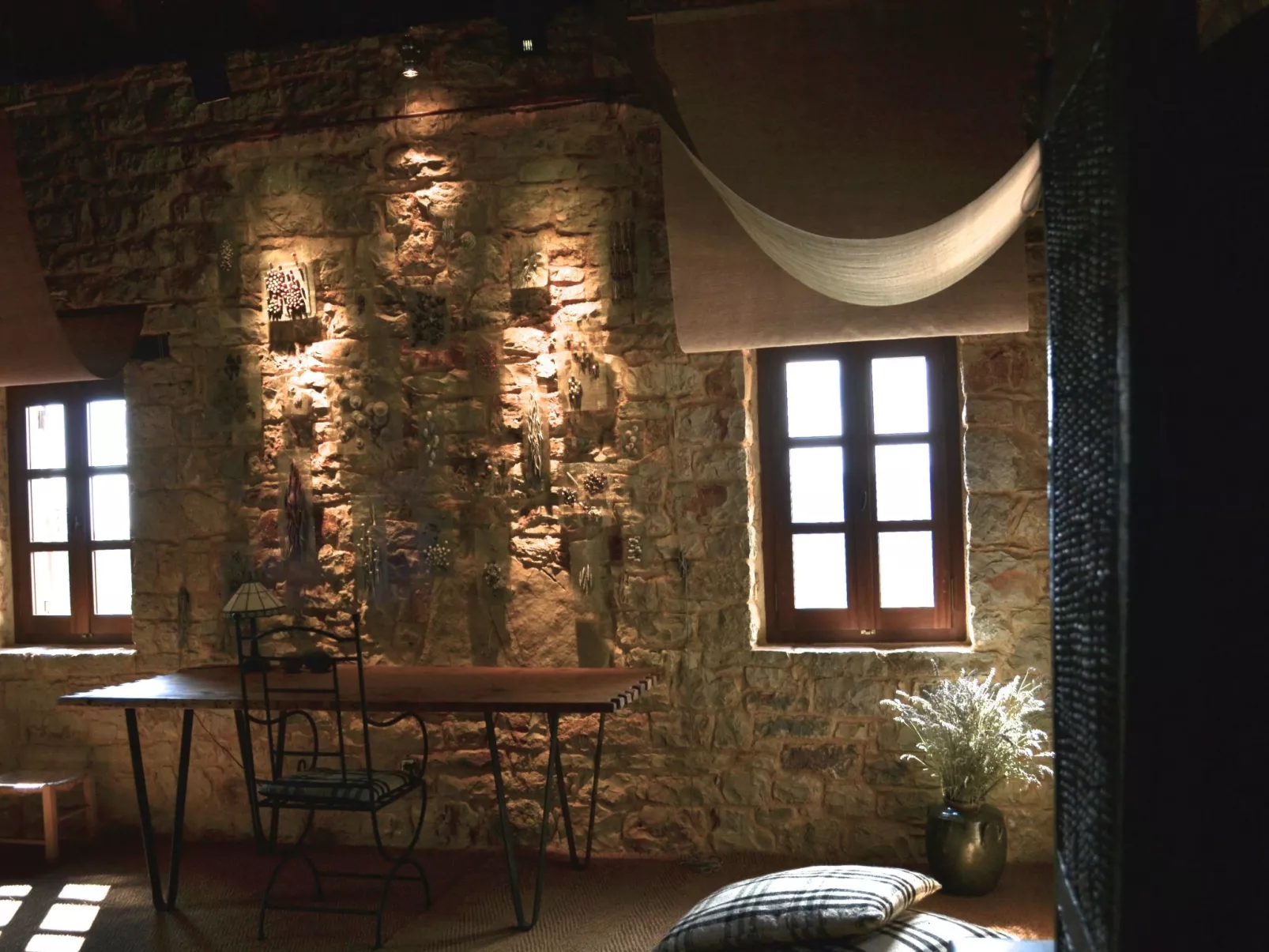 "Stone Retreat"-Dedans