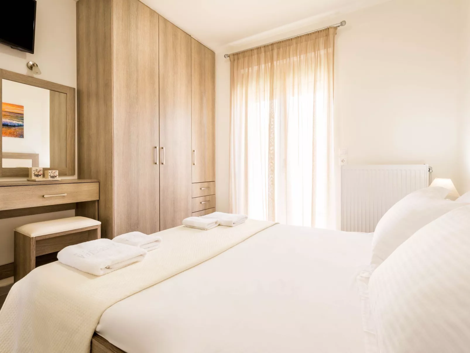 Küstenvilla mit Pool in der Nähe eines ruhigen Sandstrandes-Drinnen