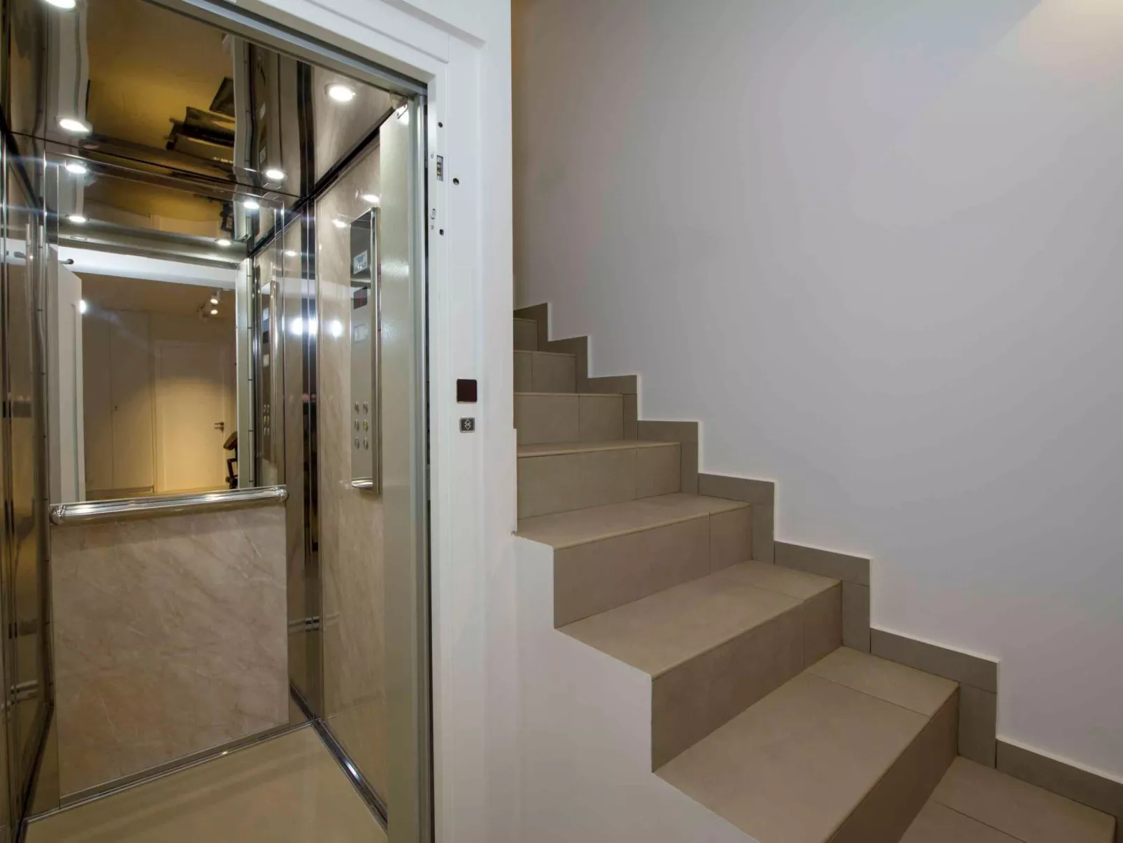 Kalyves Royal Villa-''Gratis''beheizter Pool, Fitnessraum, Meerblick-Inside