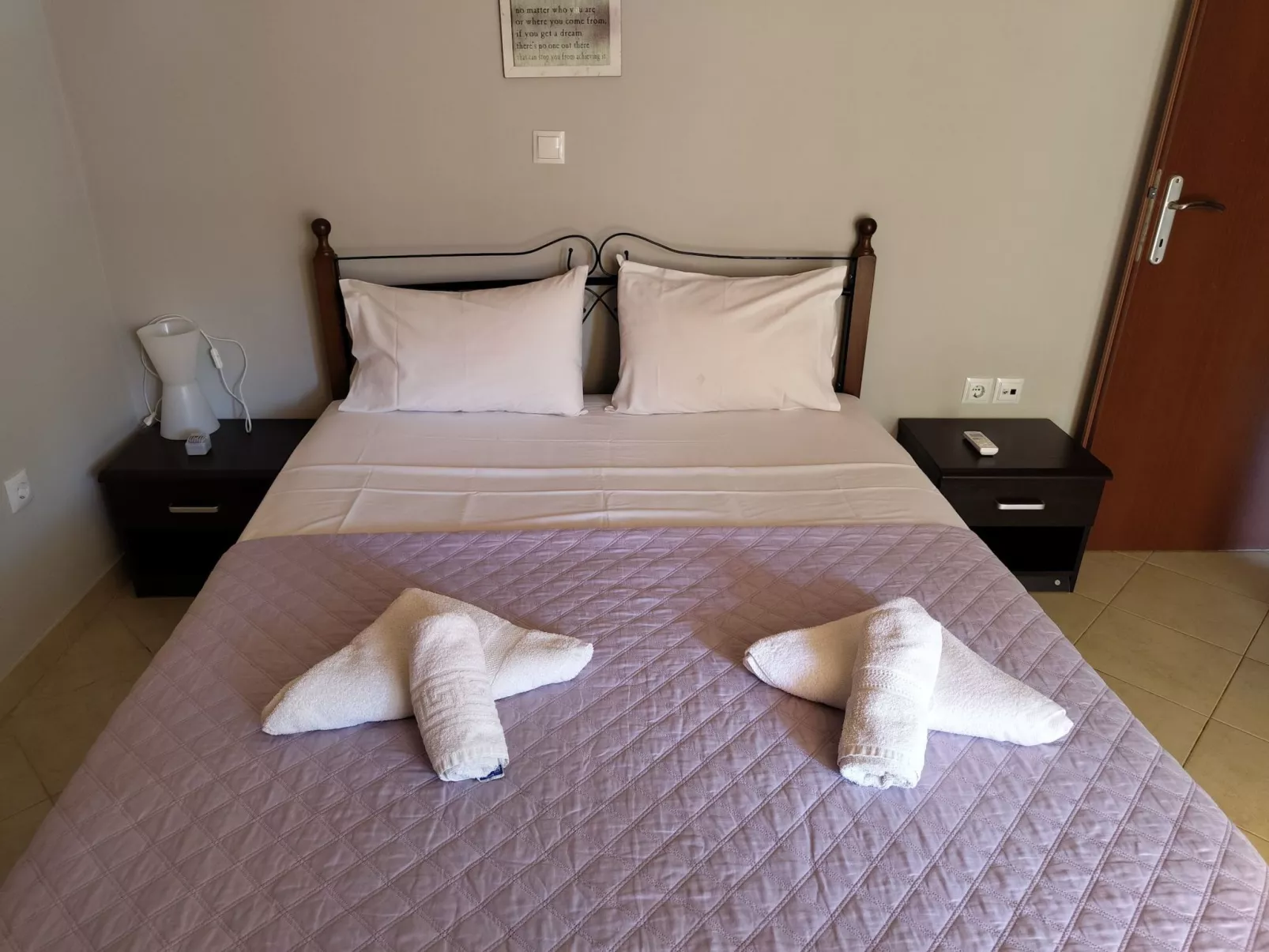 Gemütliches Olympia Apartment mit Pool-Drinnen