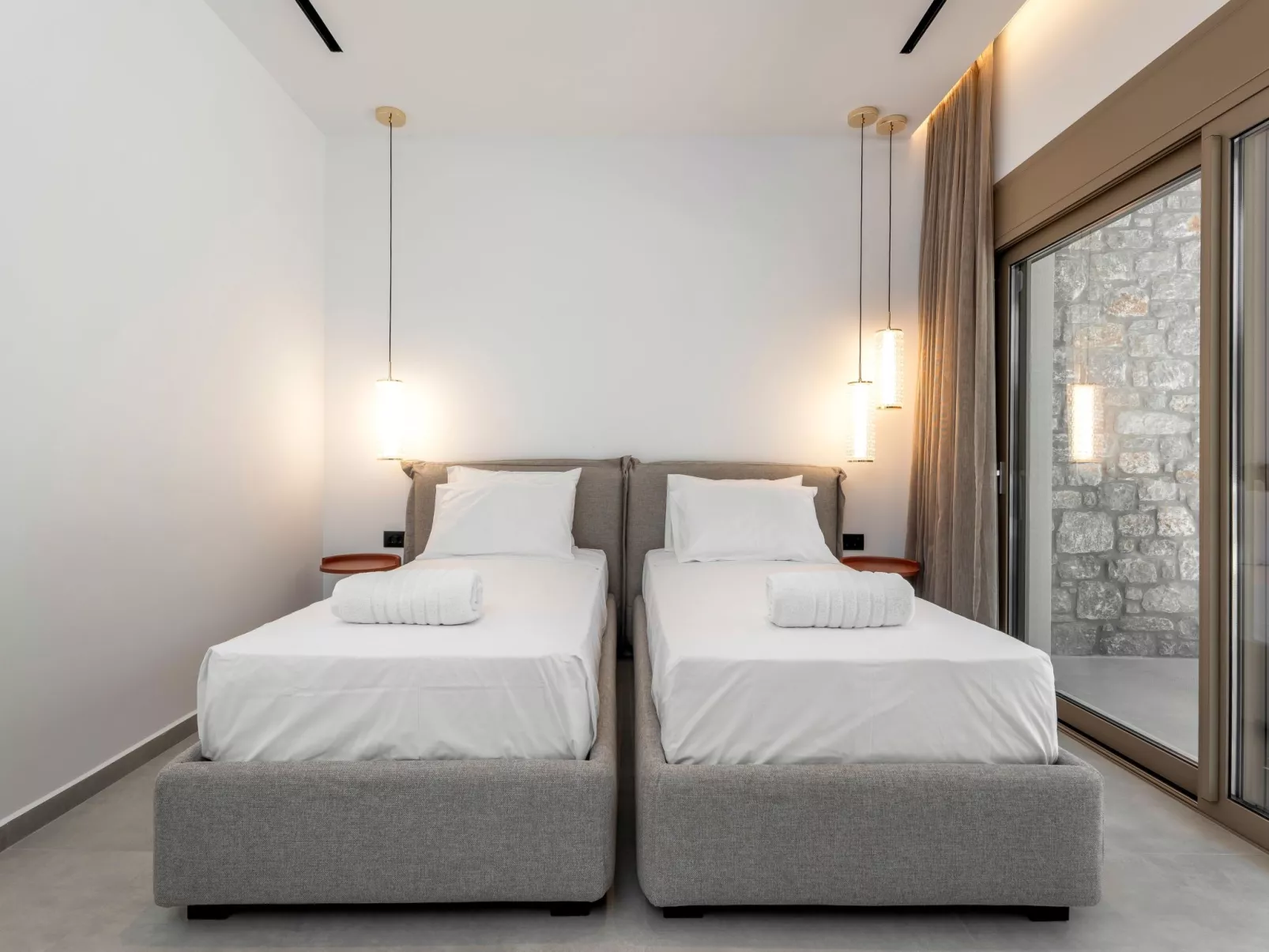 Emerald Estate-Dedans