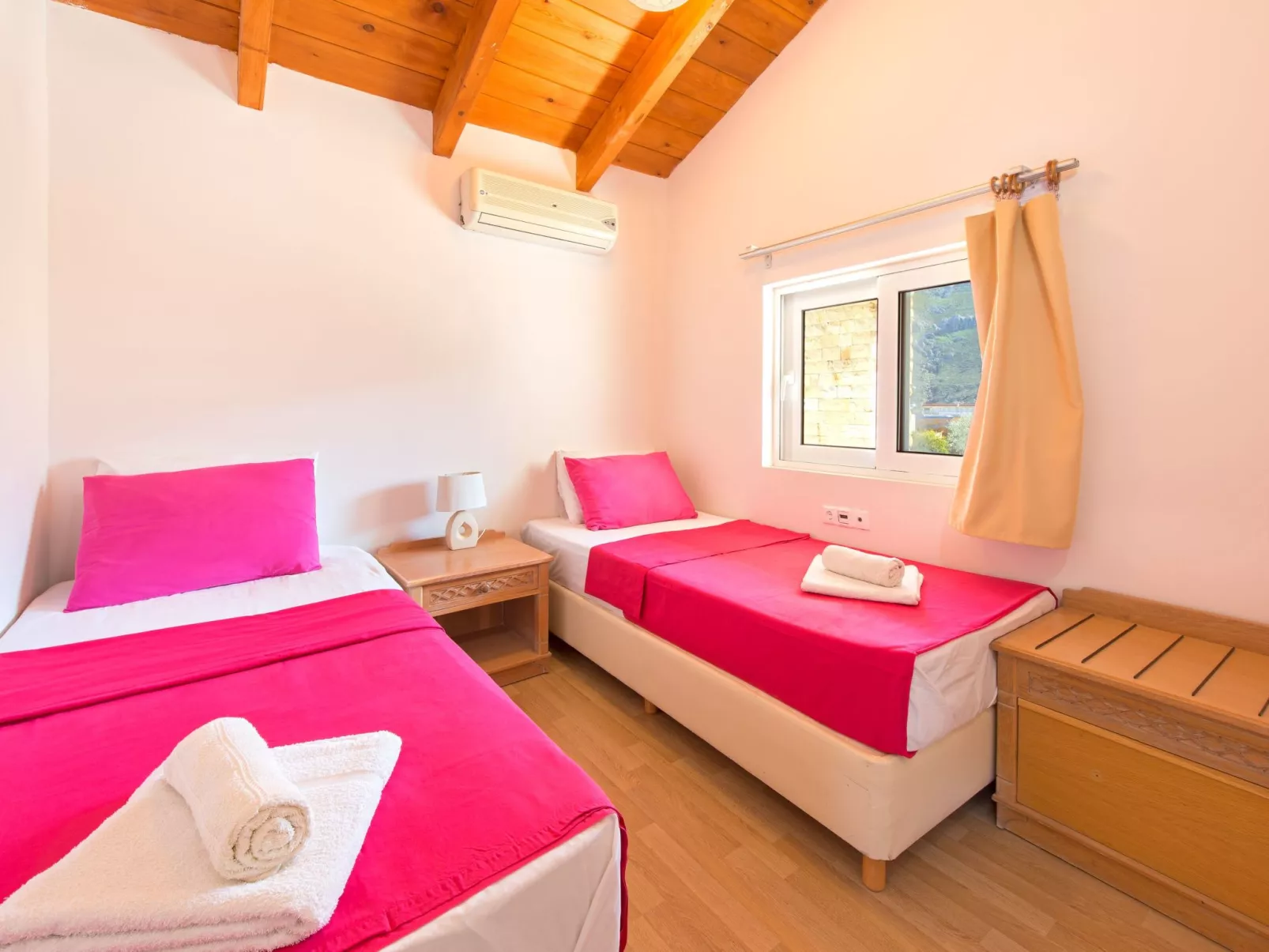 In Kolympia mit privatem Garten-Dedans