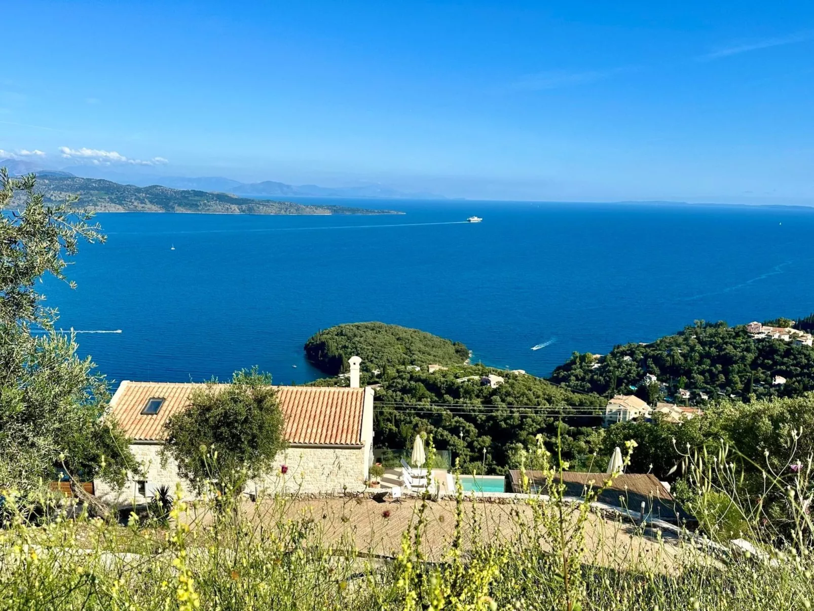 Prächtige Villa in spektakulärer Lage-Draußen