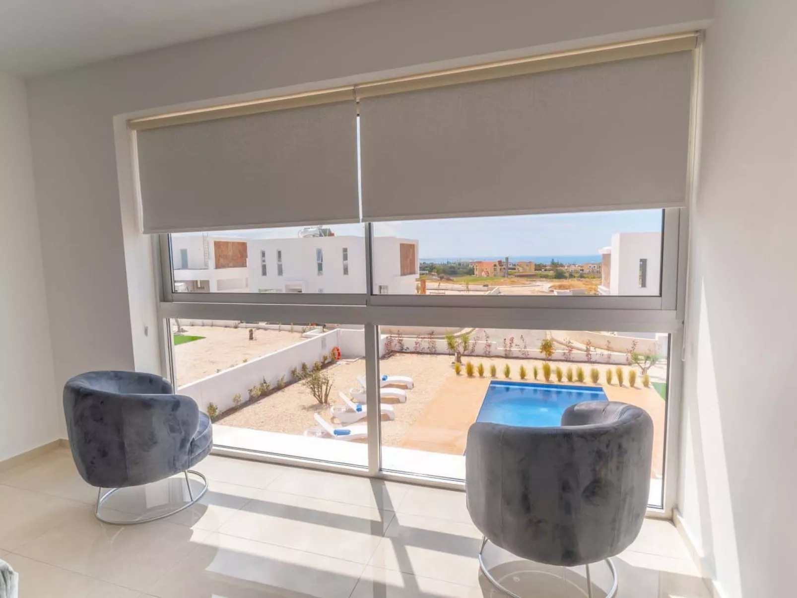 Luxuriöse Villa mit 4 Schlafzimmern, privatem Pool und Whirlpool-Inside