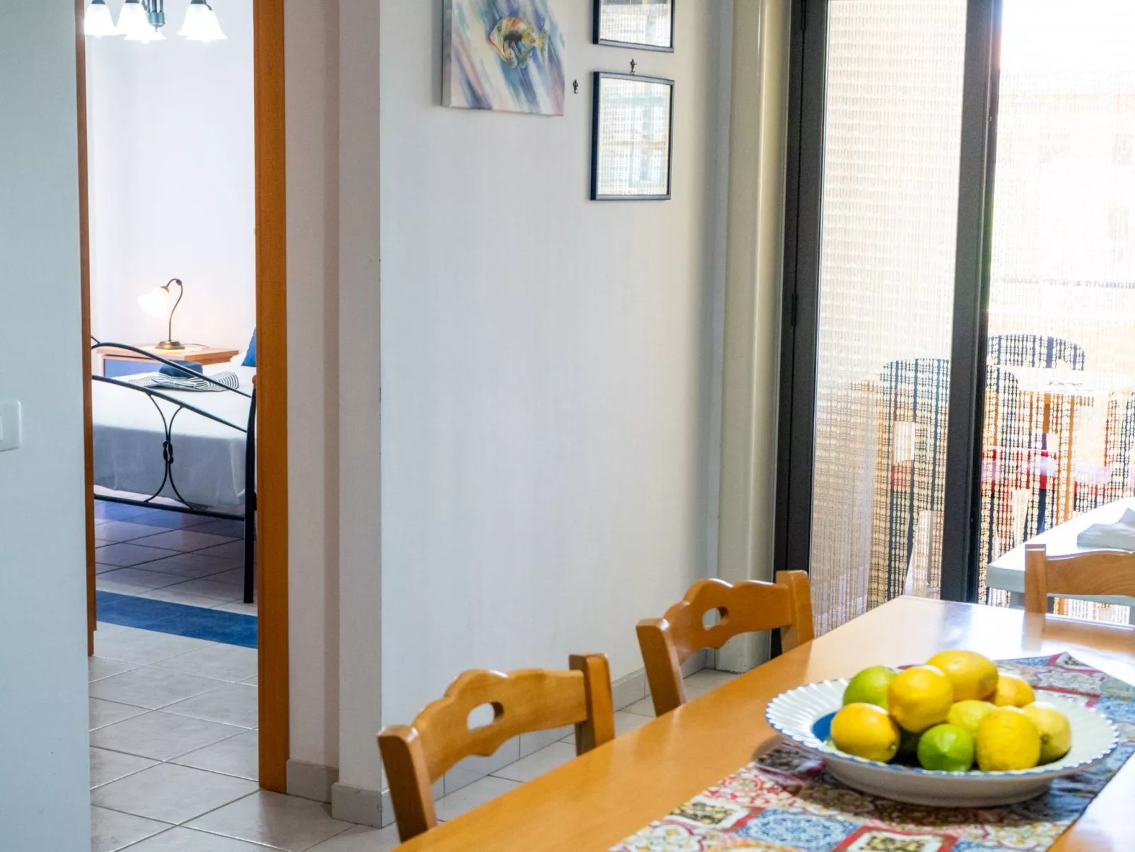 Saras Terrasse-Inside