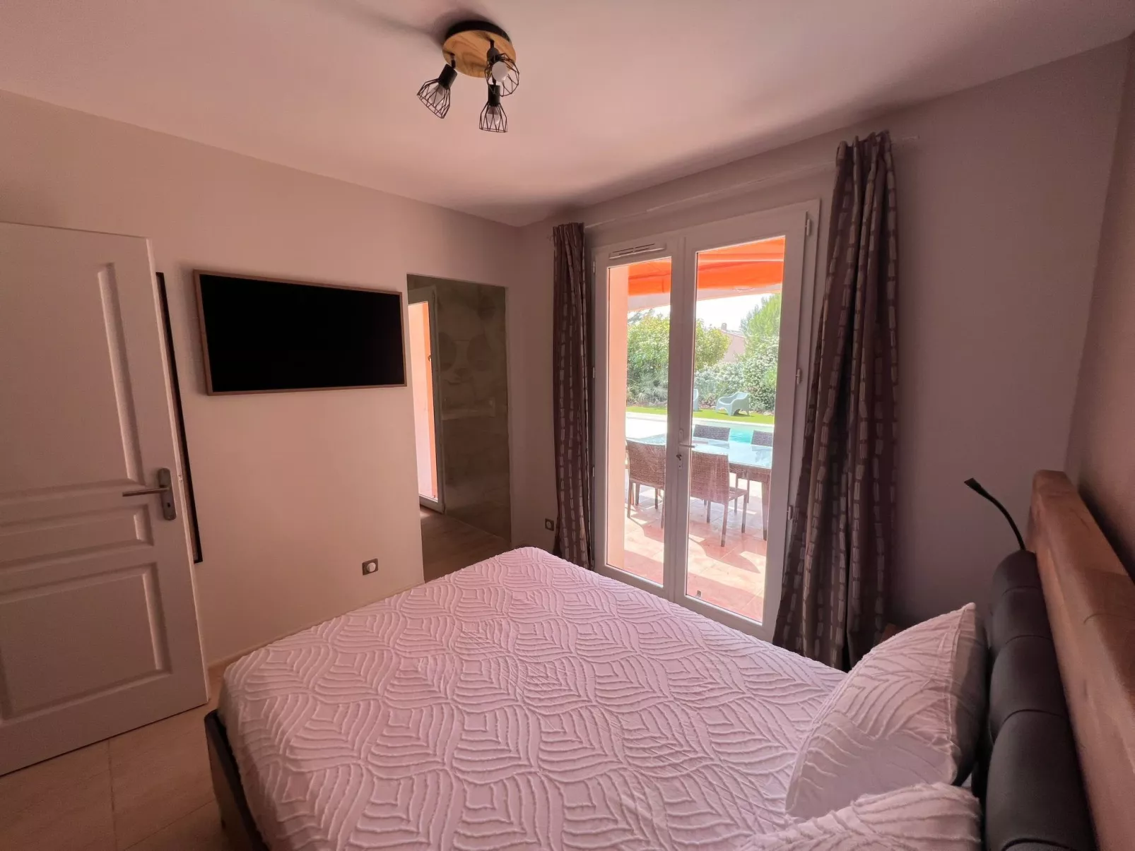 Villa 3 Schlafzimmer beheizter Pool privater Jacuzzi-Drinnen