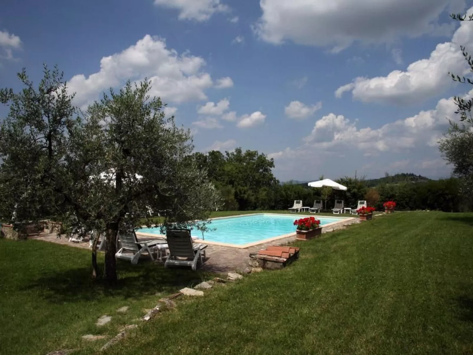 Anwesen "MonnaLisa" mit Schwimmbad-Outside